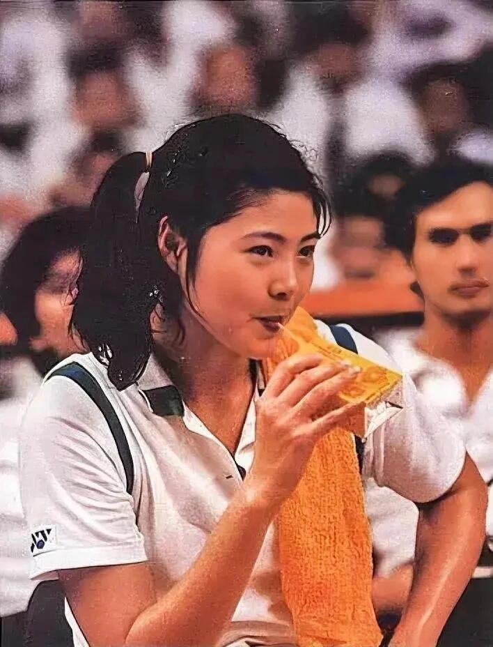 单冠军—张爱玲 3,羽坛最美琳妹妹—王琳 4,老国羽的无冕之王—陈玉娘