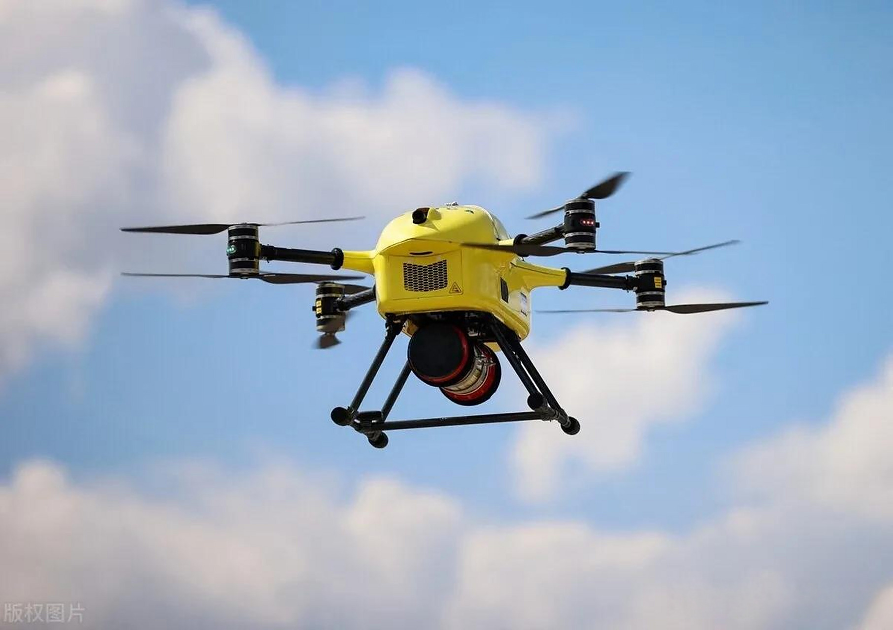 比利时安特卫普医院进行无人机演示 专业运送医疗组织样本 当地时间