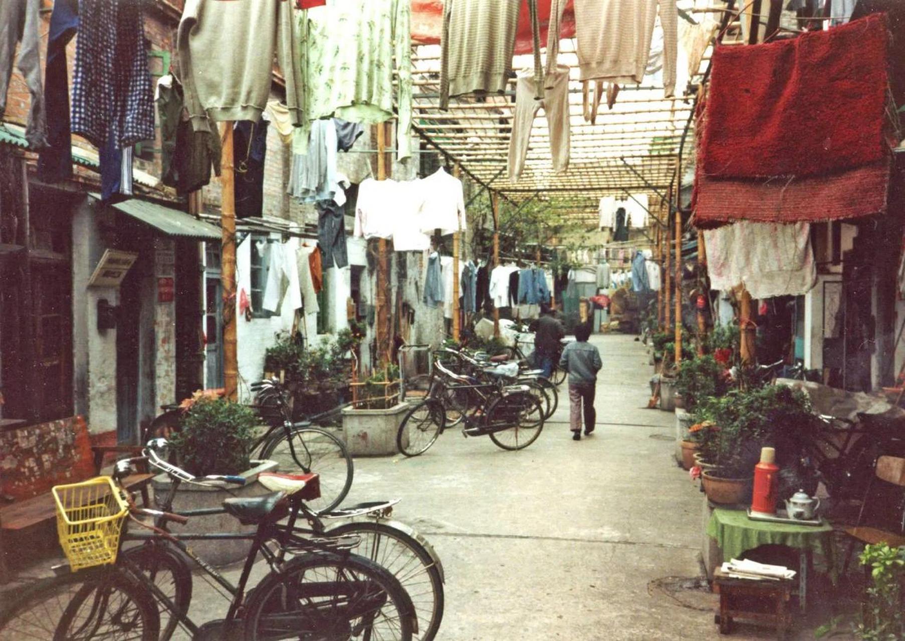 七十年代的广州 和今天比,简直是天壤之别广州旧街景