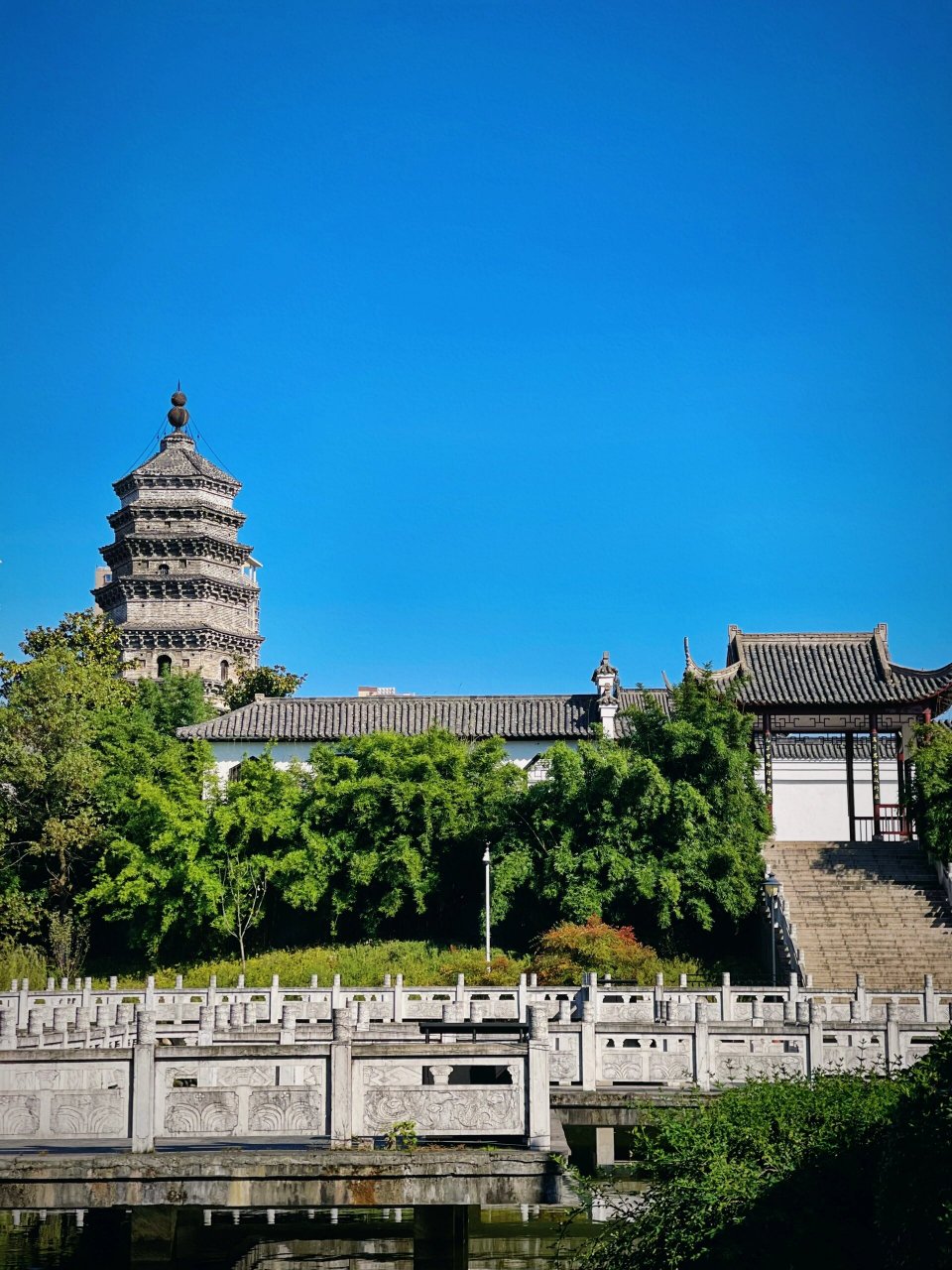 走遍安徽之六安|北塔公园   北塔公园建于2005年9月,位于解成中路与