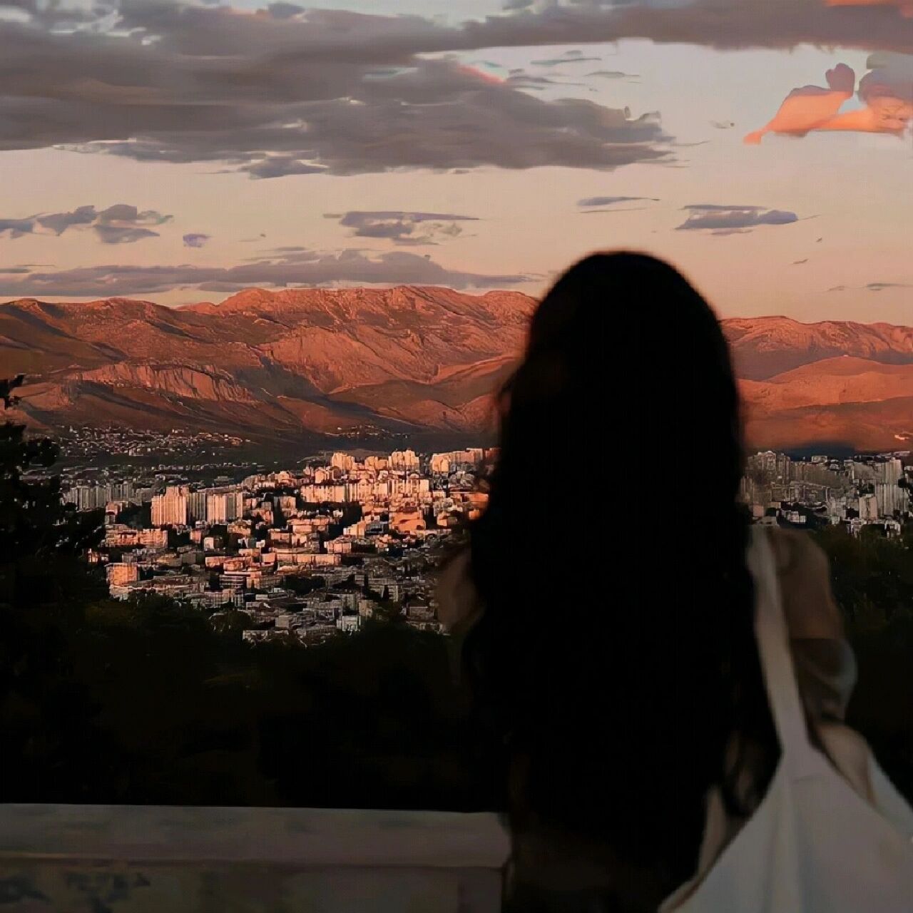 永远向着星辰前进,才不会迷失方向小众头像 优质头像 搞怪头像 女生