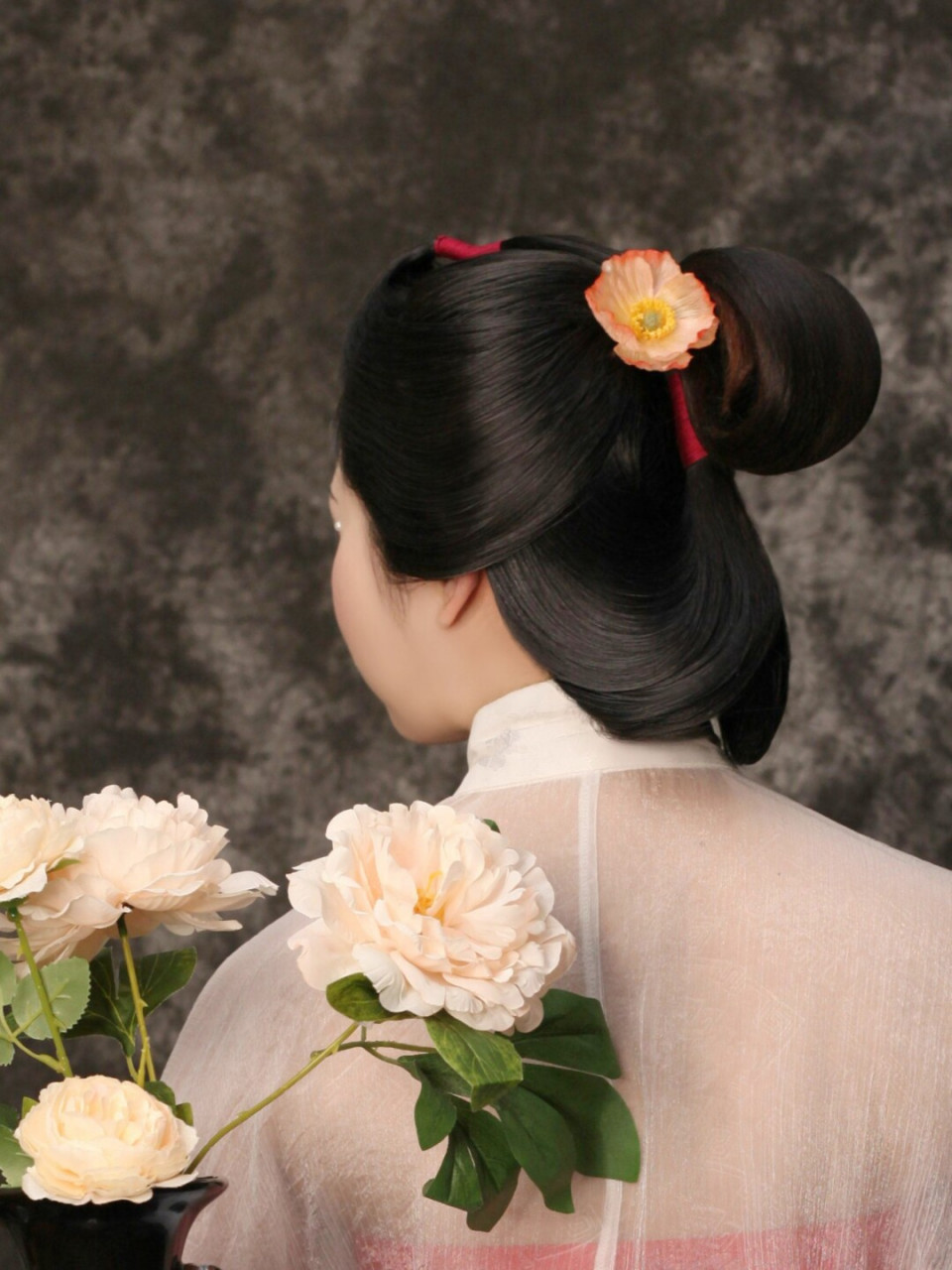 明代的三绺头77堕马髻 三绺梳头   两截穿衣 三绺梳头是明代之后