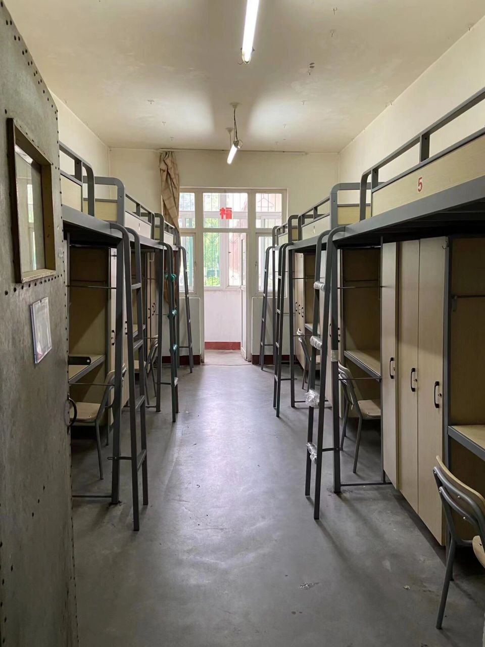 山西工程科技职业大学 | 宿舍攻略 无独卫,无空调 六人间,都是上床下