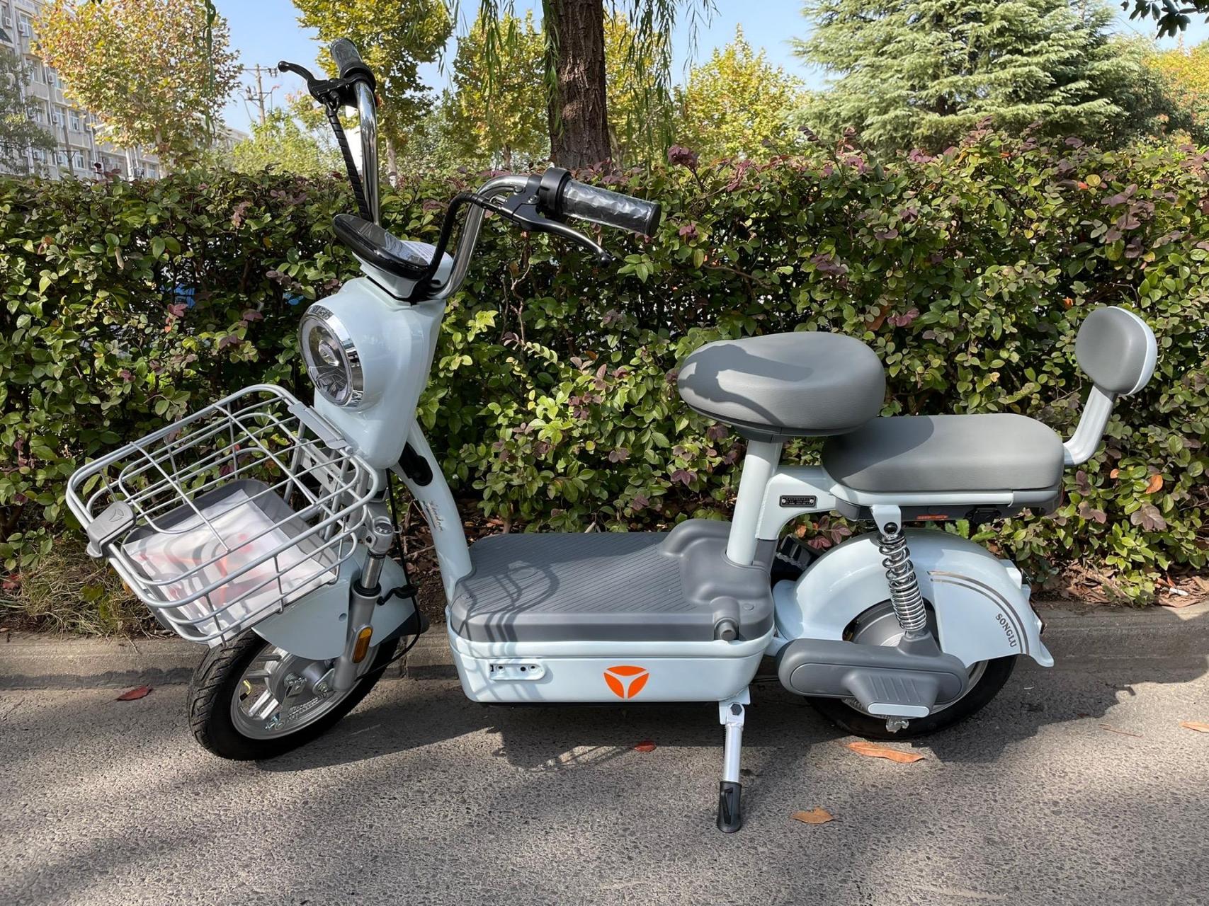 雅迪电动车新国标电动车 松露cm623 精致复古踏板 圆润透视大灯 高亮