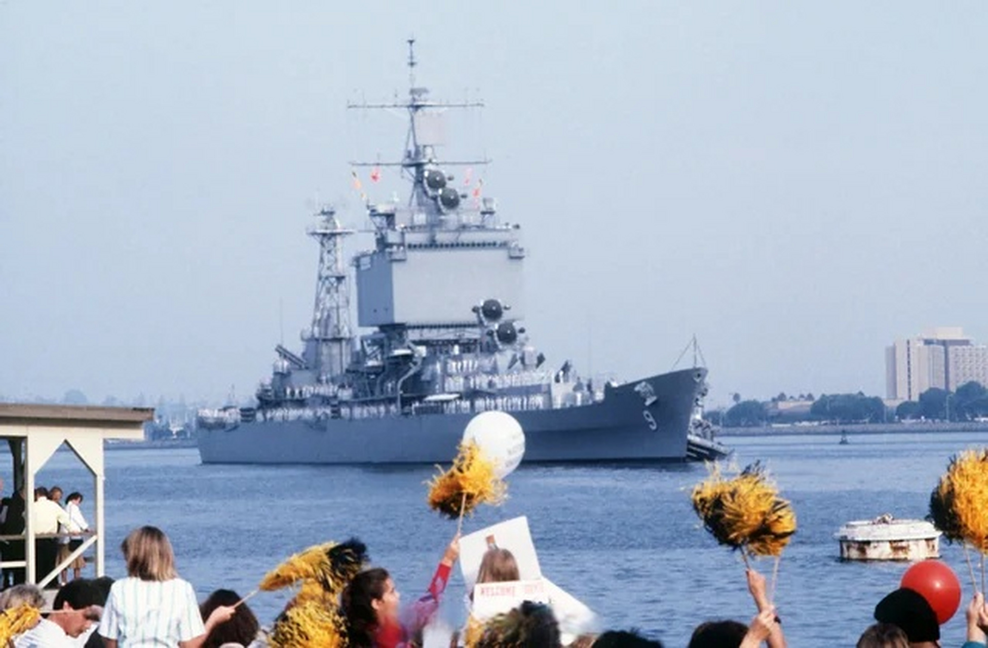 微博公开课# #趣聊军事圈# 方头方脑的长滩号核动力巡洋舰