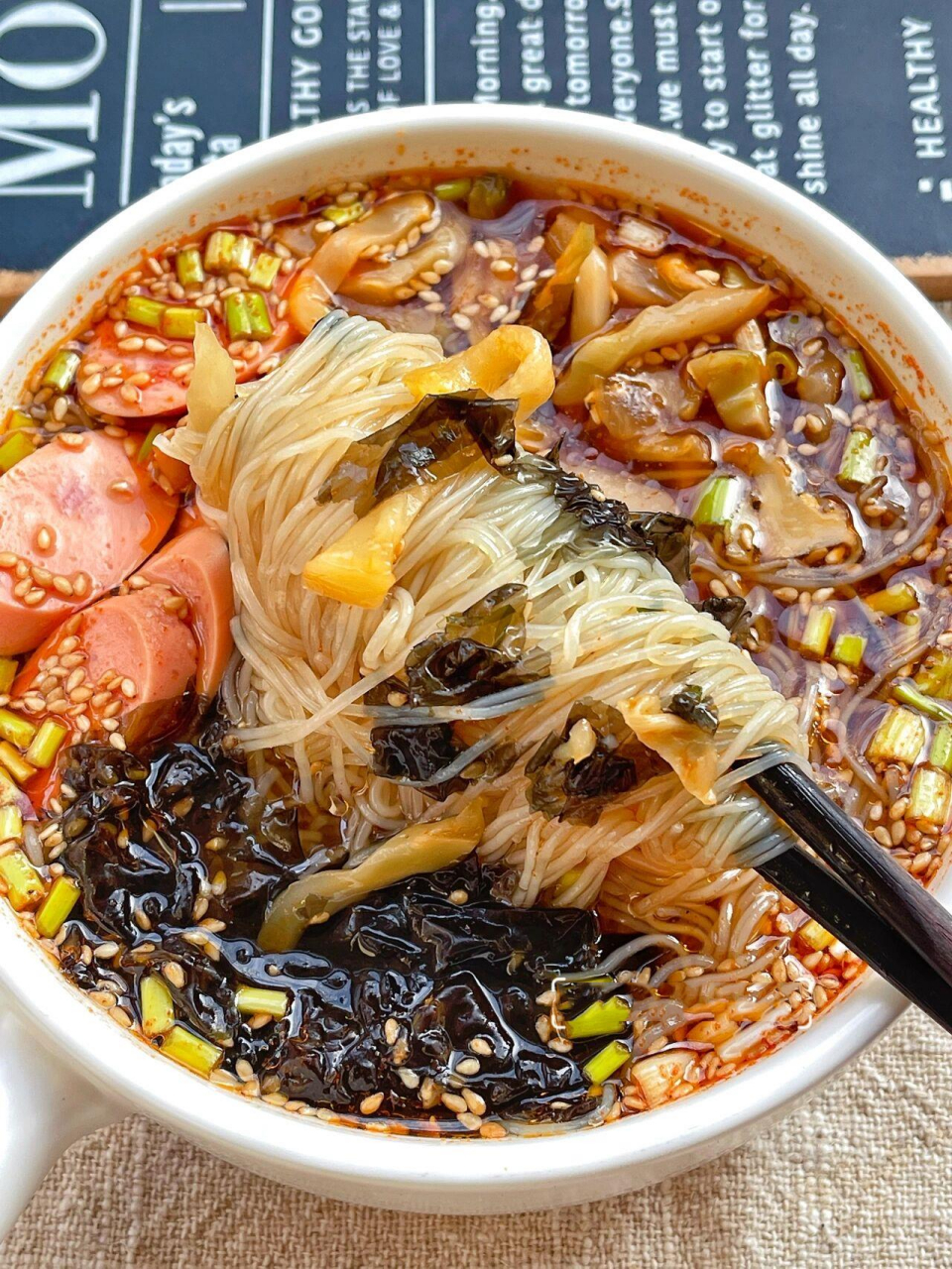 好喝到汤汁都不剩的紫菜粉丝汤97简单75 96哈喽,宝子们,大家好