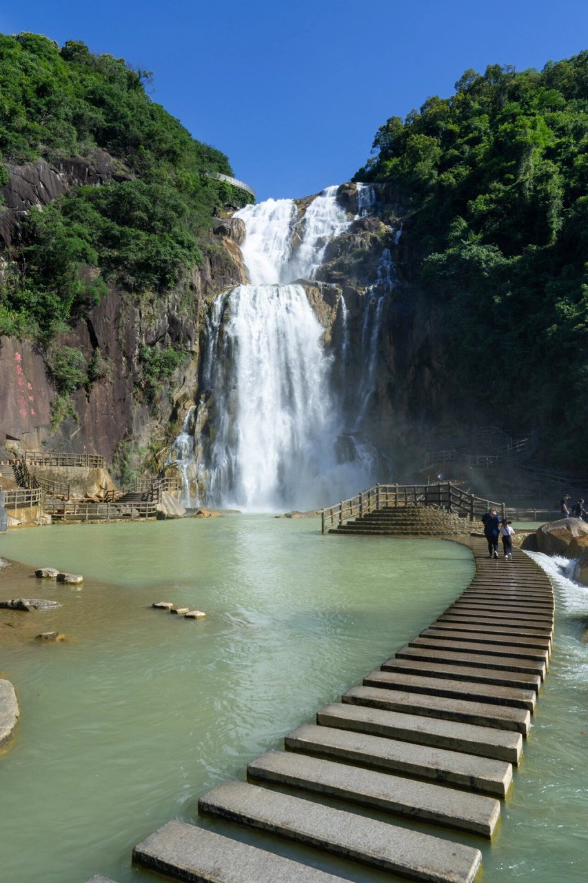 梅州小众周边游|丰顺龙归寨96彩虹瀑布 龙归寨瀑布被誉为"粤东第一