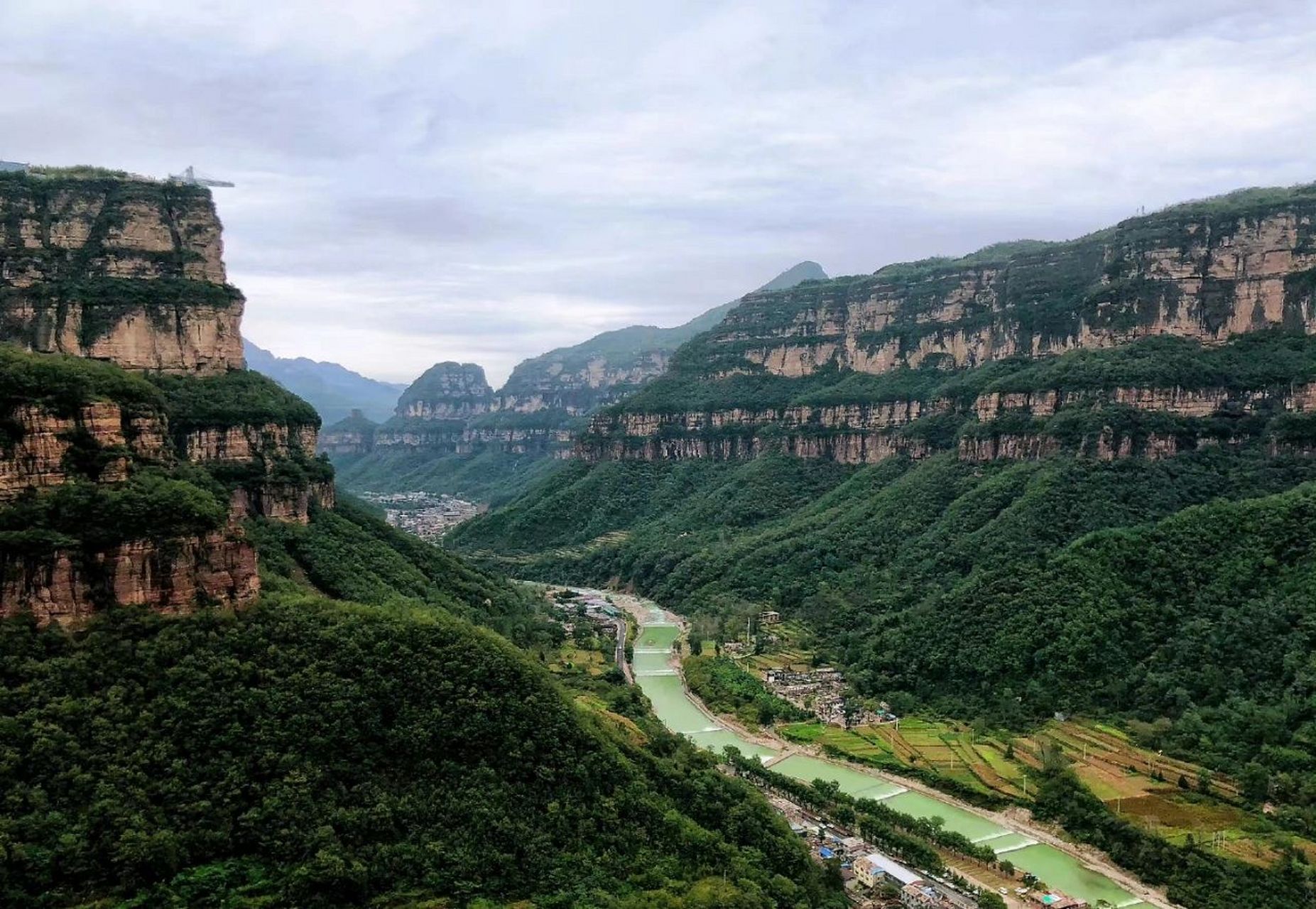 河南|太行大峡谷|王相岩|桃花谷 白安阳林州太行大峡谷主要有三个景区
