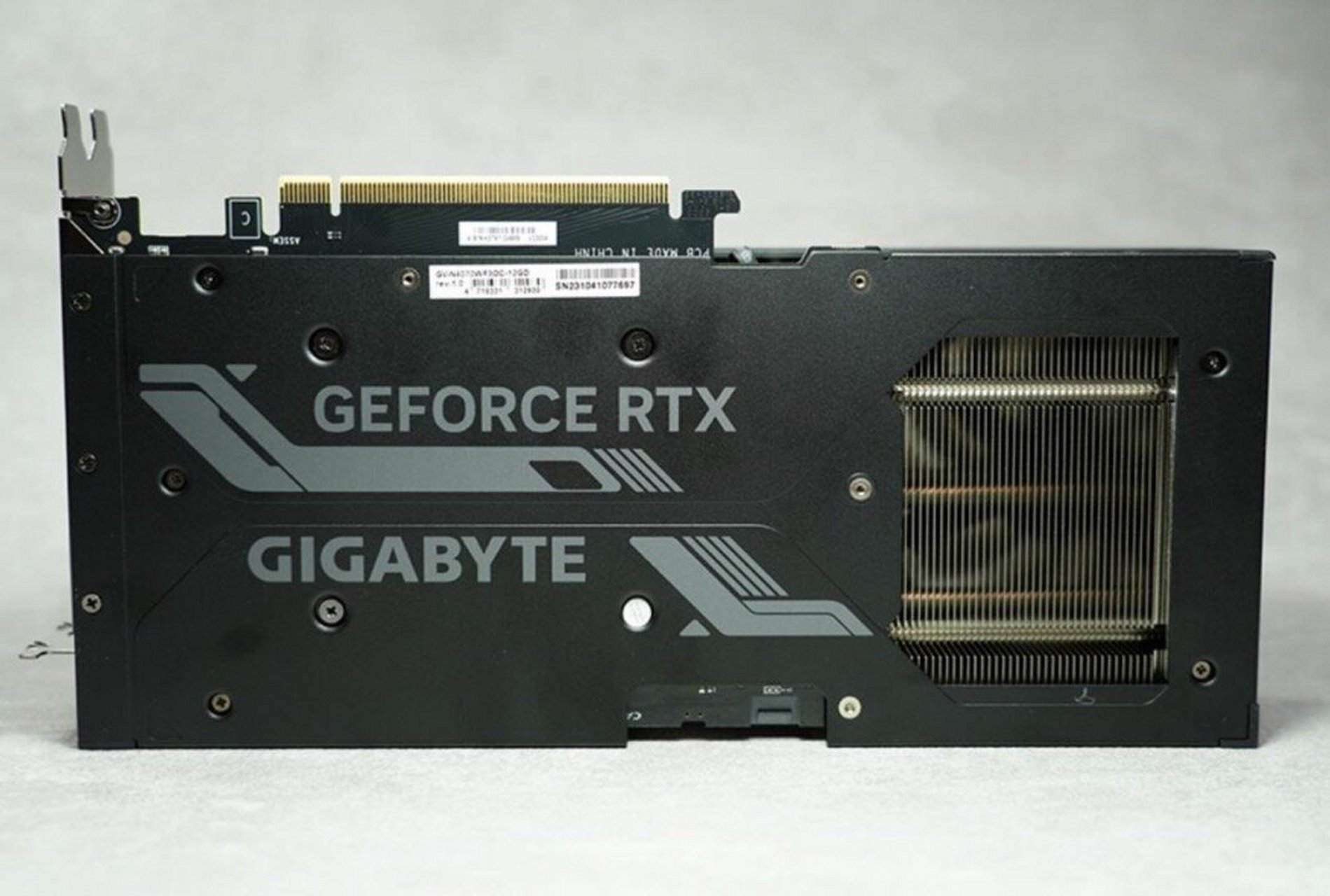 平价款rtx 4070显卡 技嘉推出了一系列rtx 4070显卡,包括 aorus rt