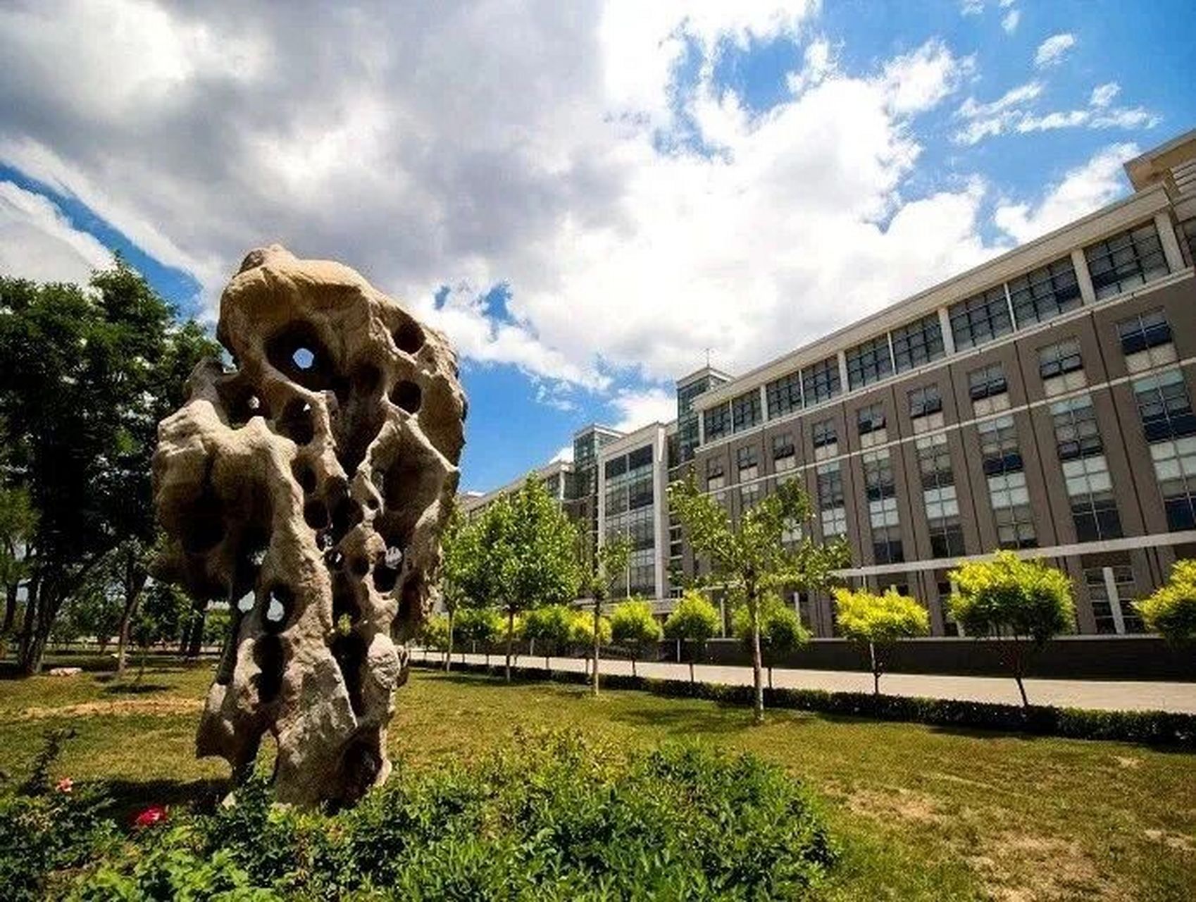 天津理工大学中环信息学院 天津理工大学中环信息学院,由天津理工大学