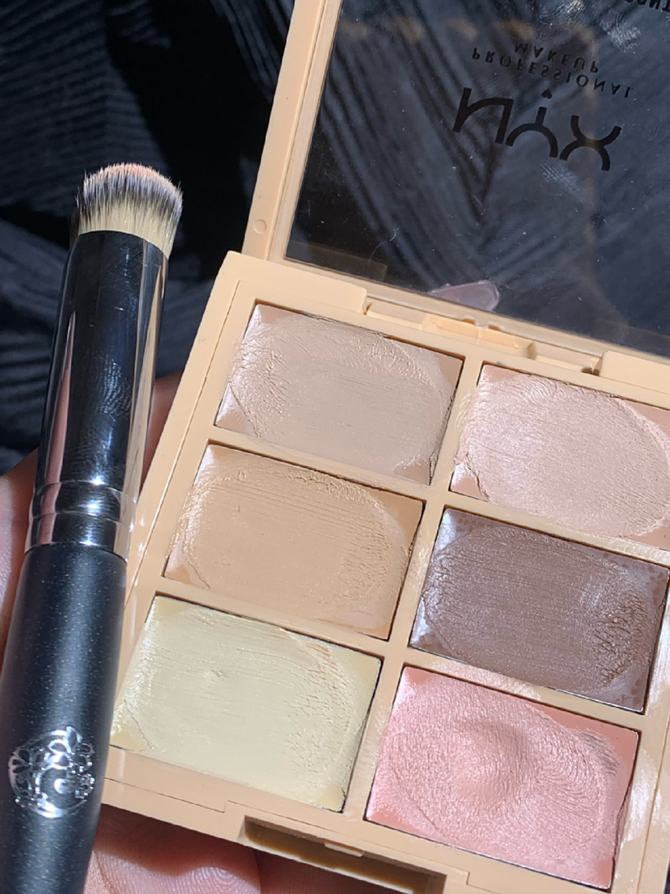 遮瑕:nyx肤色盘 遮瑕刷:艾诺琪m522遮瑕刷 #遮瑕刷# #新手遮瑕