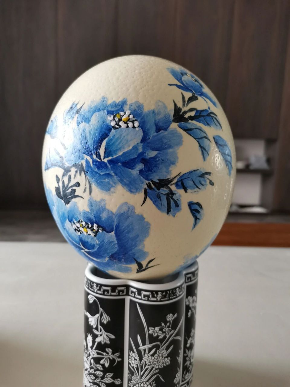 鸵鸟蛋绘画 鸵鸟蛋绘制: 1.清洁晾干 2.