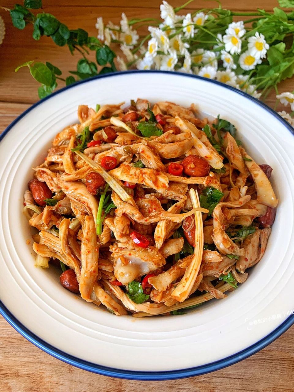 笔记灵感# 炒鸡简单的麻辣手撕鸡好吃不腻全家都喜欢 930606所