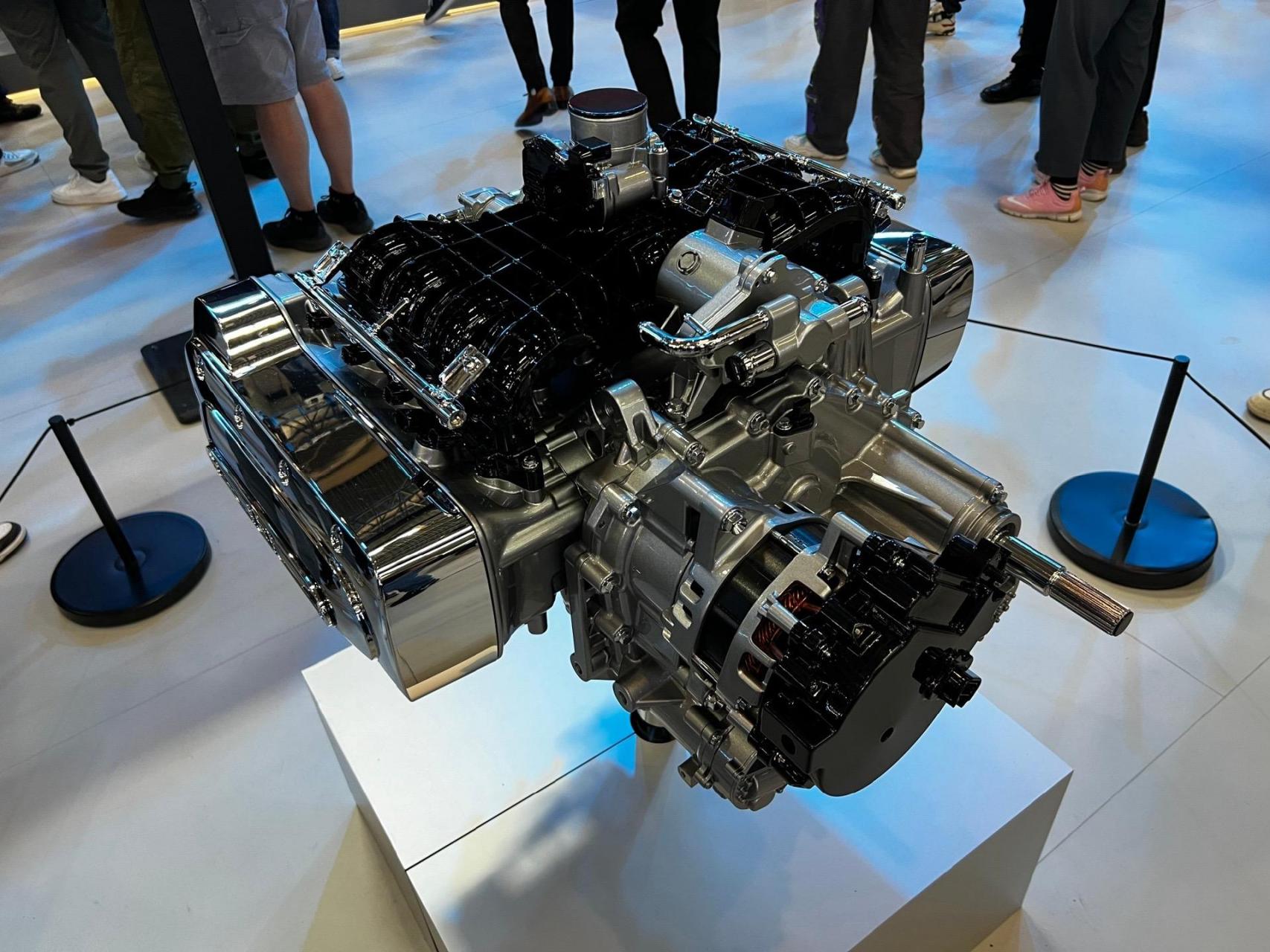 自研水平对置 8 缸发动机,5 月 17 日北京摩展正式亮相,国产"金翼"