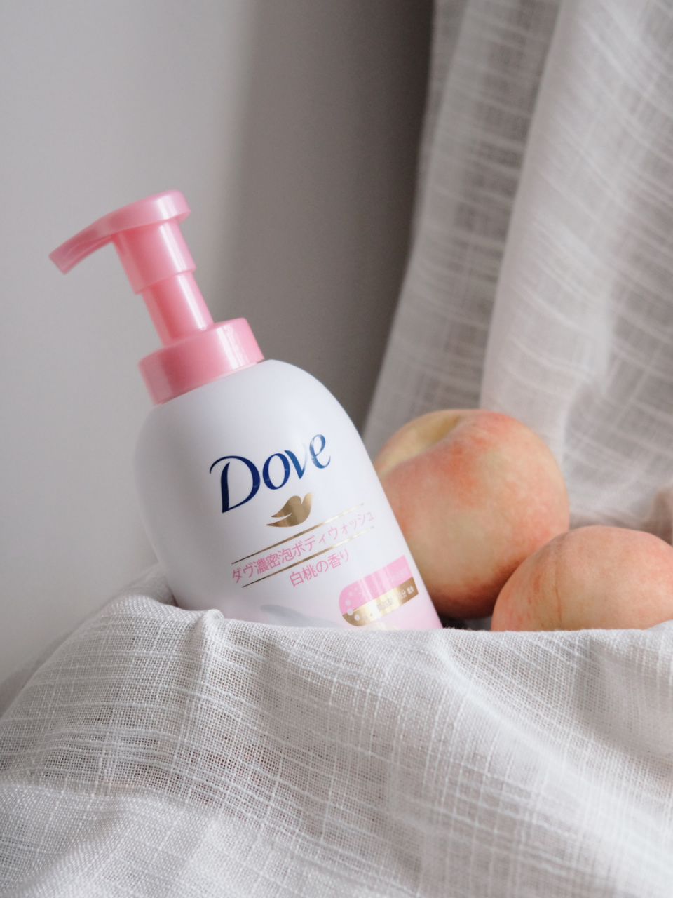 99超爱蜜桃香的我最近又被 多芬白桃泡泡沐浴露种草了一波 可真的太