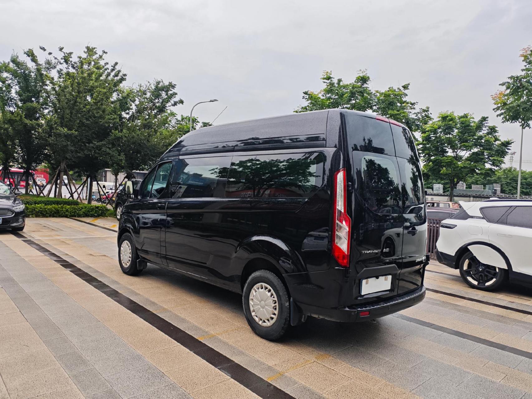 福特新全顺9座商旅版.柴油面包车柴油越野车,新到上线.