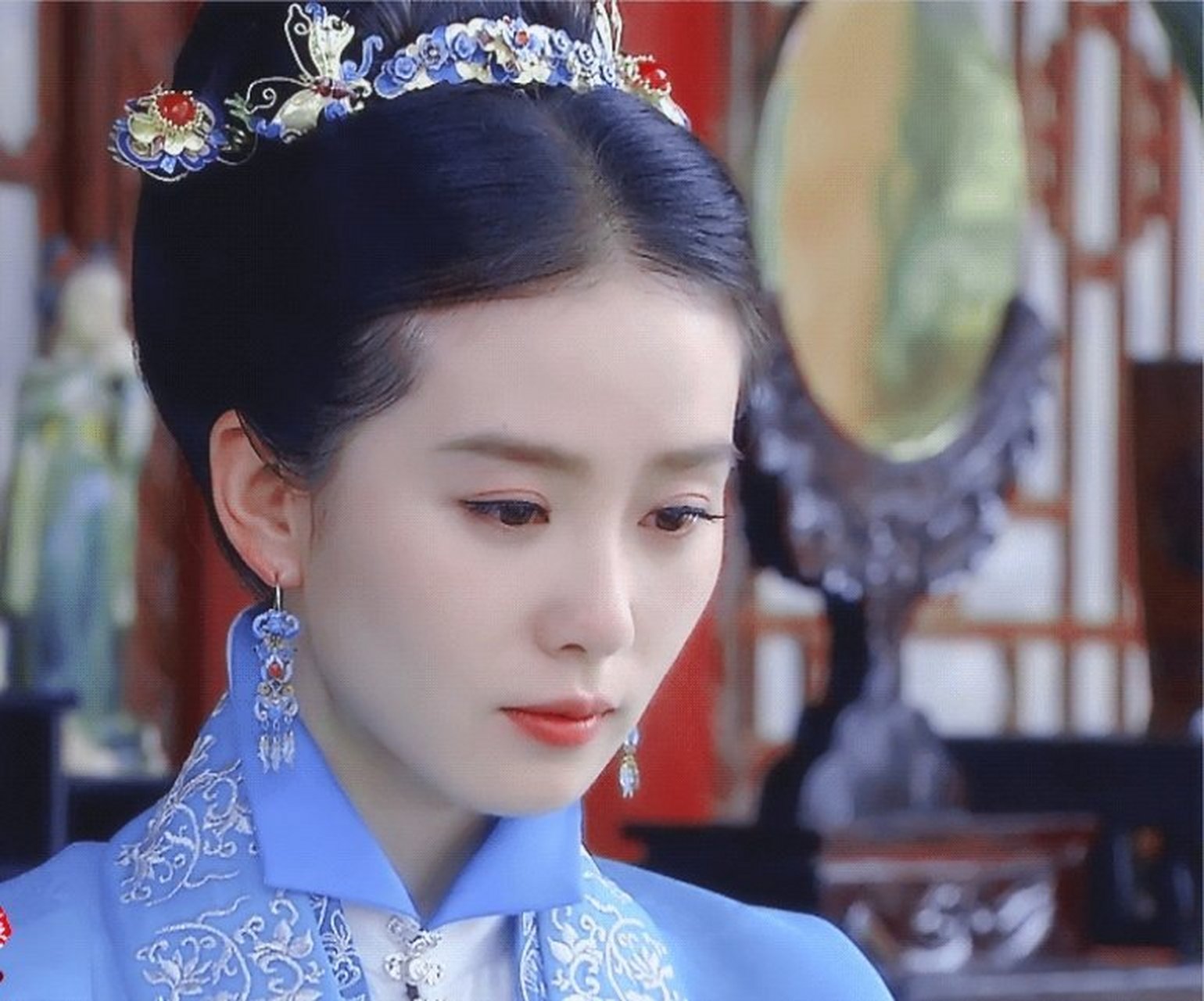 感觉女医明妃传算是刘诗诗的演技巅峰,从前期的活泼灵动到后期的端庄