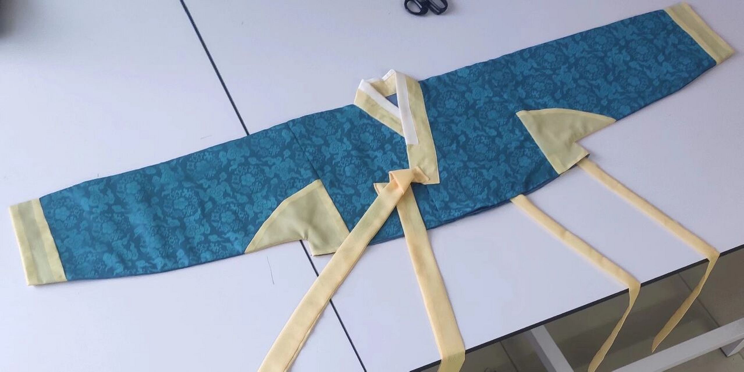 【朝鲜服/ 韩服】三回装赤古里 雀蓝色缎身,浅黄色拼色,普蓝色挂里