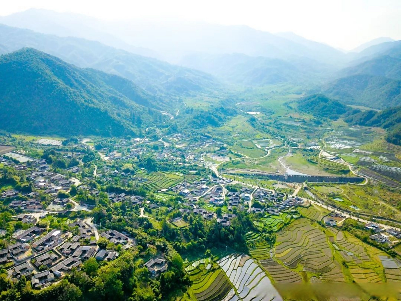 有一种叫云南的生活# 【腾冲滇滩水城:水"镜"上的傈僳风情】滇滩镇联 