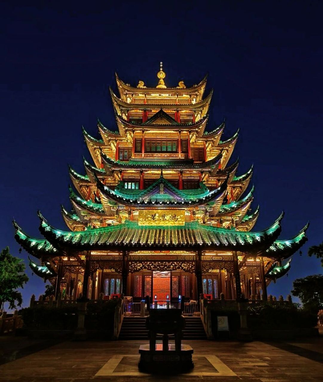 寺森林公园97干货分享 90园区内最具标志性的建筑是鸿恩阁馆,重庆