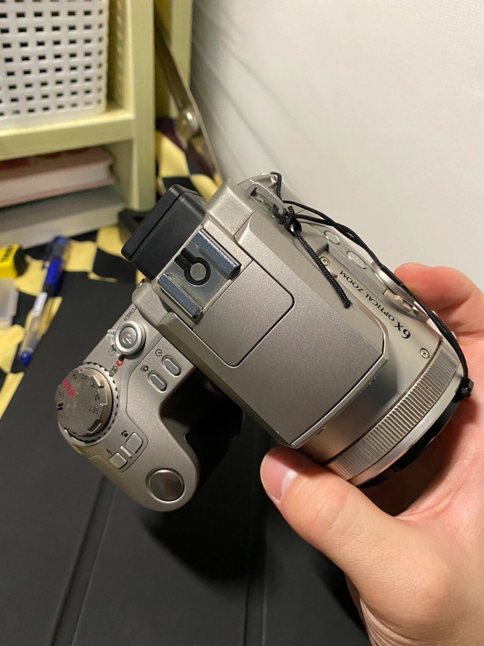 富士finepix4900z|90230 机身整体就是一个复古的感觉,出片复古感