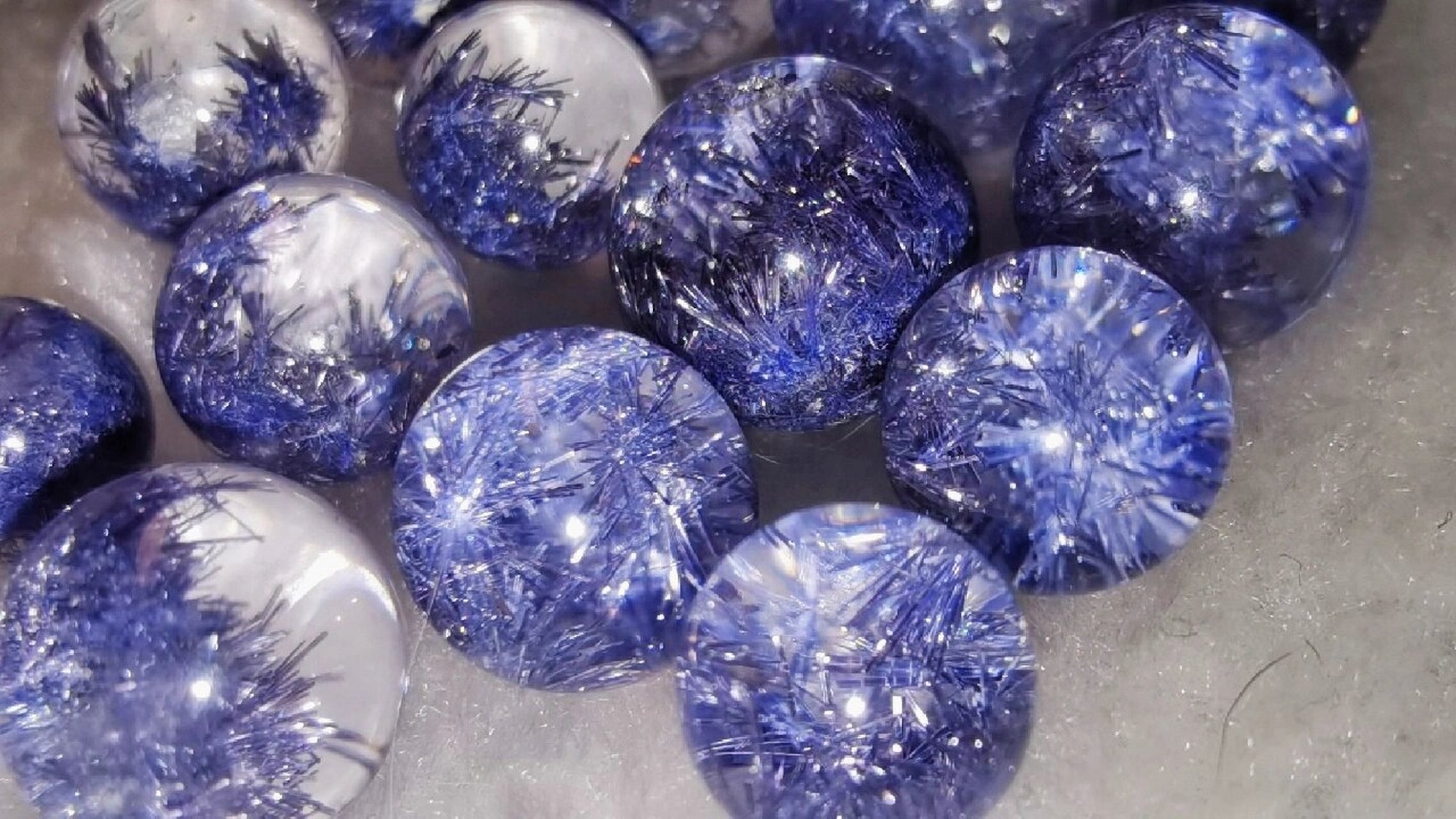 天花板顶级老矿线花款的蓝发晶蓝线石水晶 慎入慎入7575看过这种