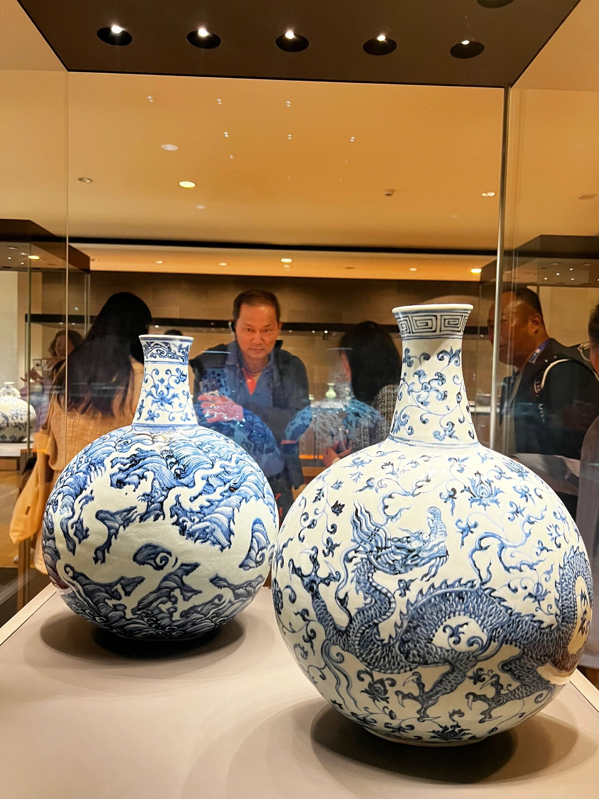 伦敦大英博物馆 2.8亿的斗彩鸡缸杯