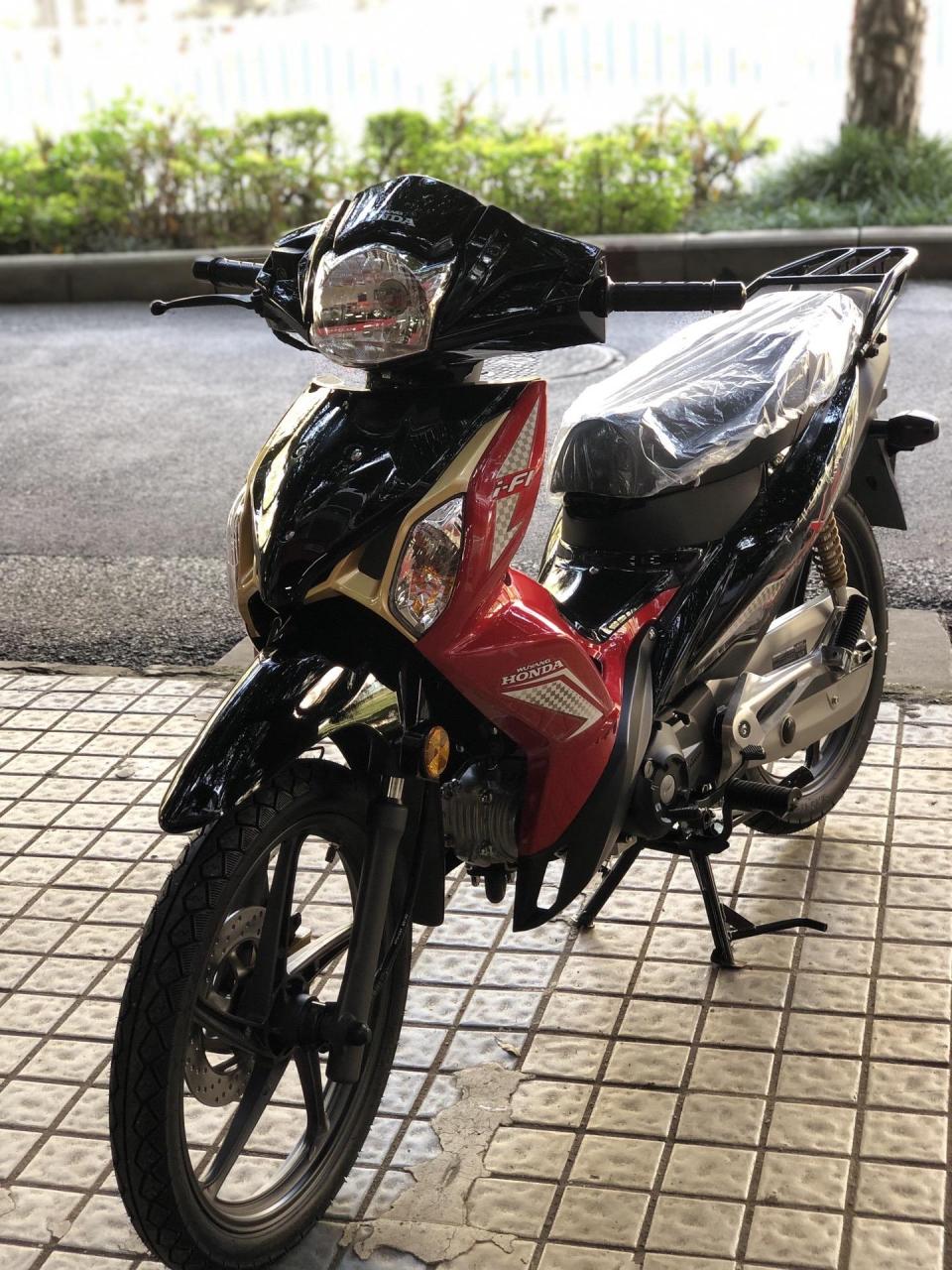 五羊本田凯影125运动版,外观时尚大气,动力十足,省油王!