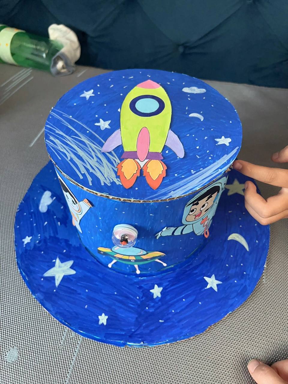 一年级手工制作智慧科技帽,不一样的帽子 这是一顶非常不一样的帽子