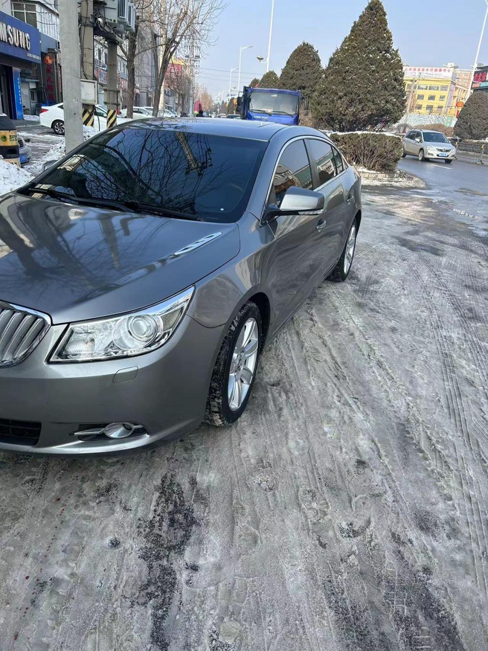 09年别克君越 自动3.0  最顶配 哈曼卡顿音响