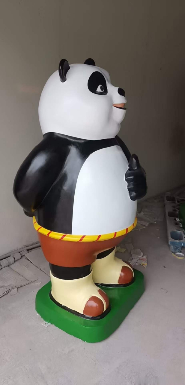 玻璃钢雕塑# #卡通熊猫# #功夫熊猫# 玻璃钢功夫熊猫雕塑以熊猫为题材