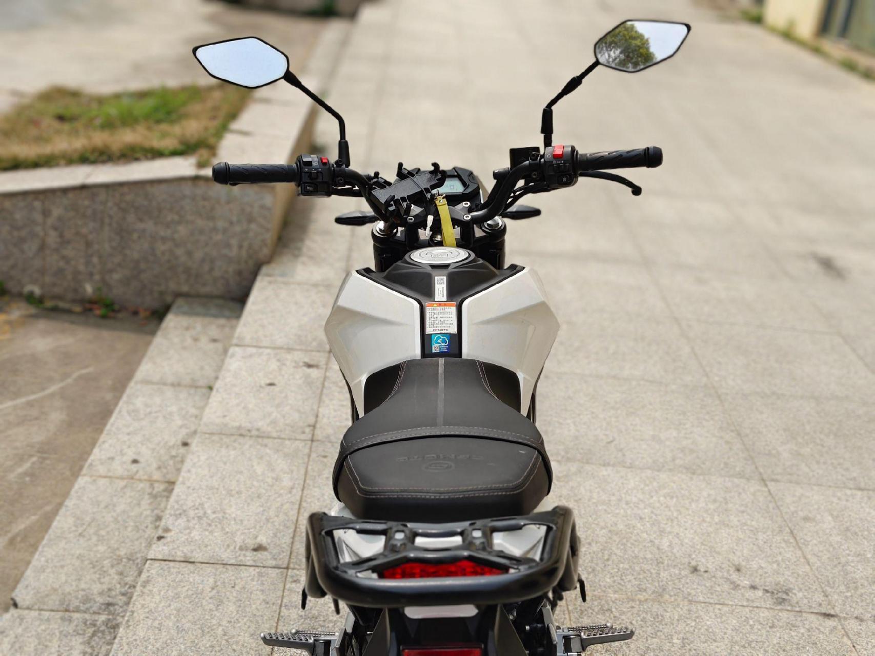 22年上牌一手户春风125小狒狒,必须过户,省油迷你可爱的小摩托,适合小