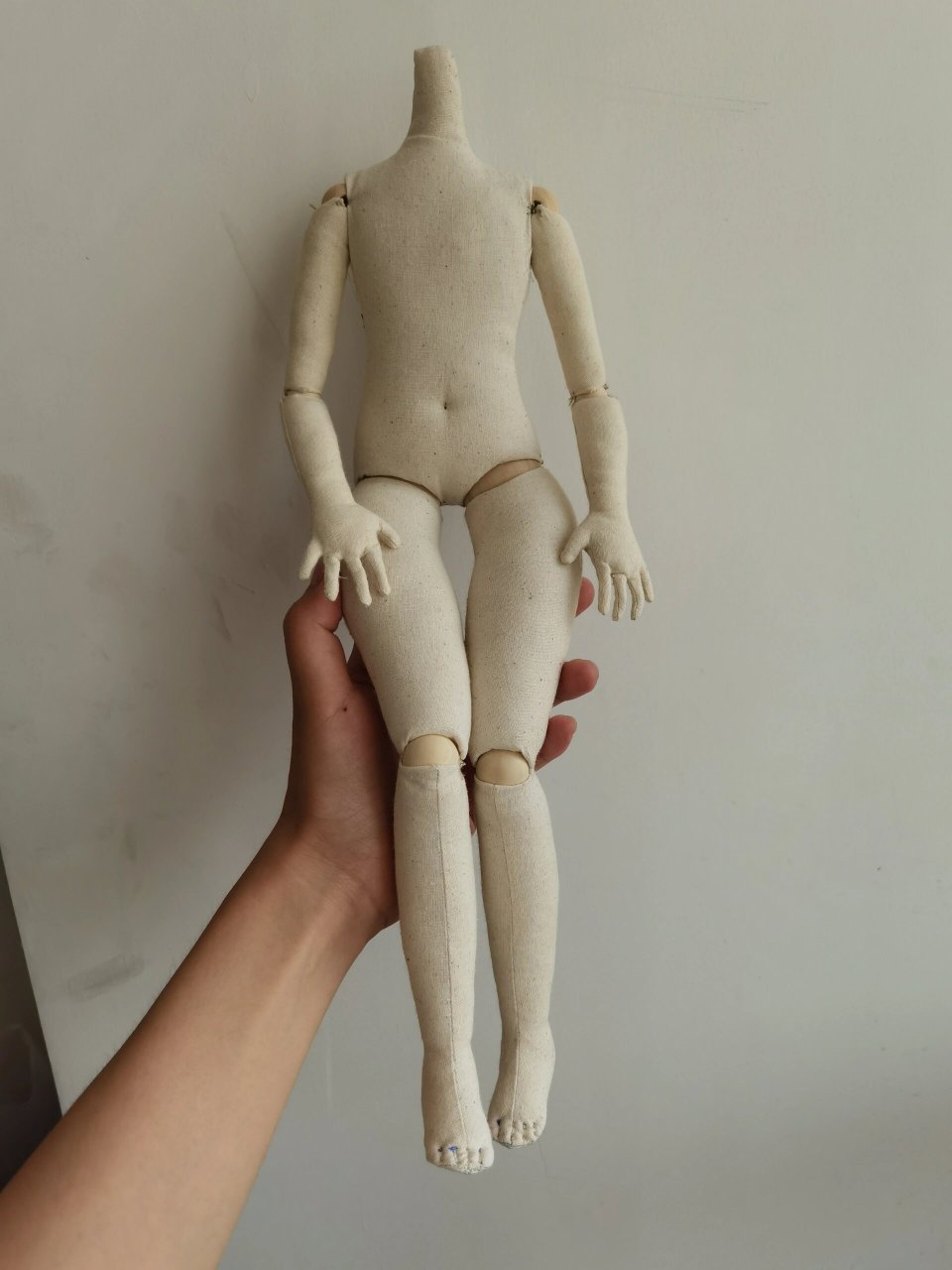 手作布娃娃—白胚布素体尝试 一般身体制作会先用没有弹力的布料在