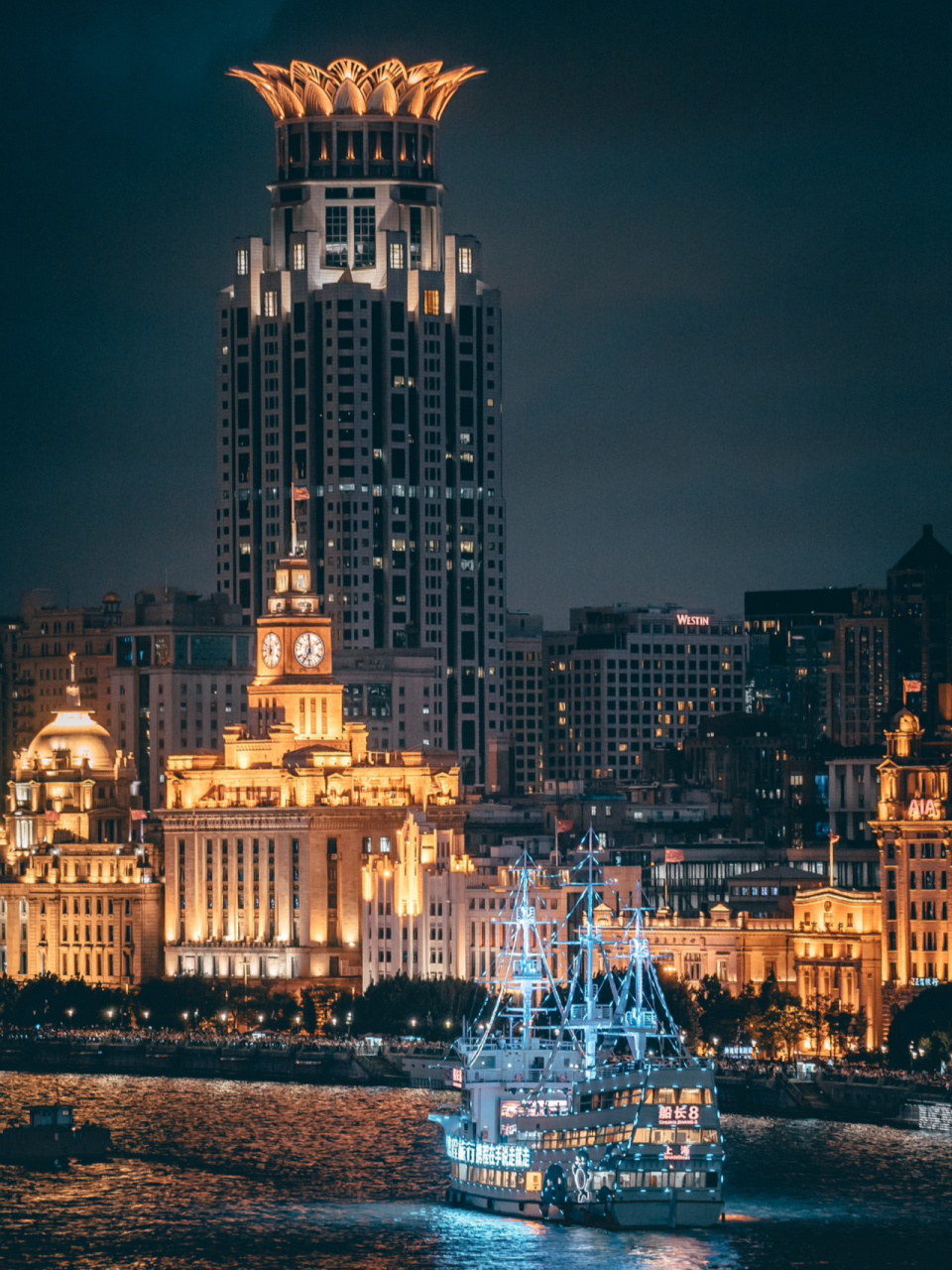 美轮美奂|魔都上海外滩夜景 魔都的地标首选外滩,外滩全长约1.