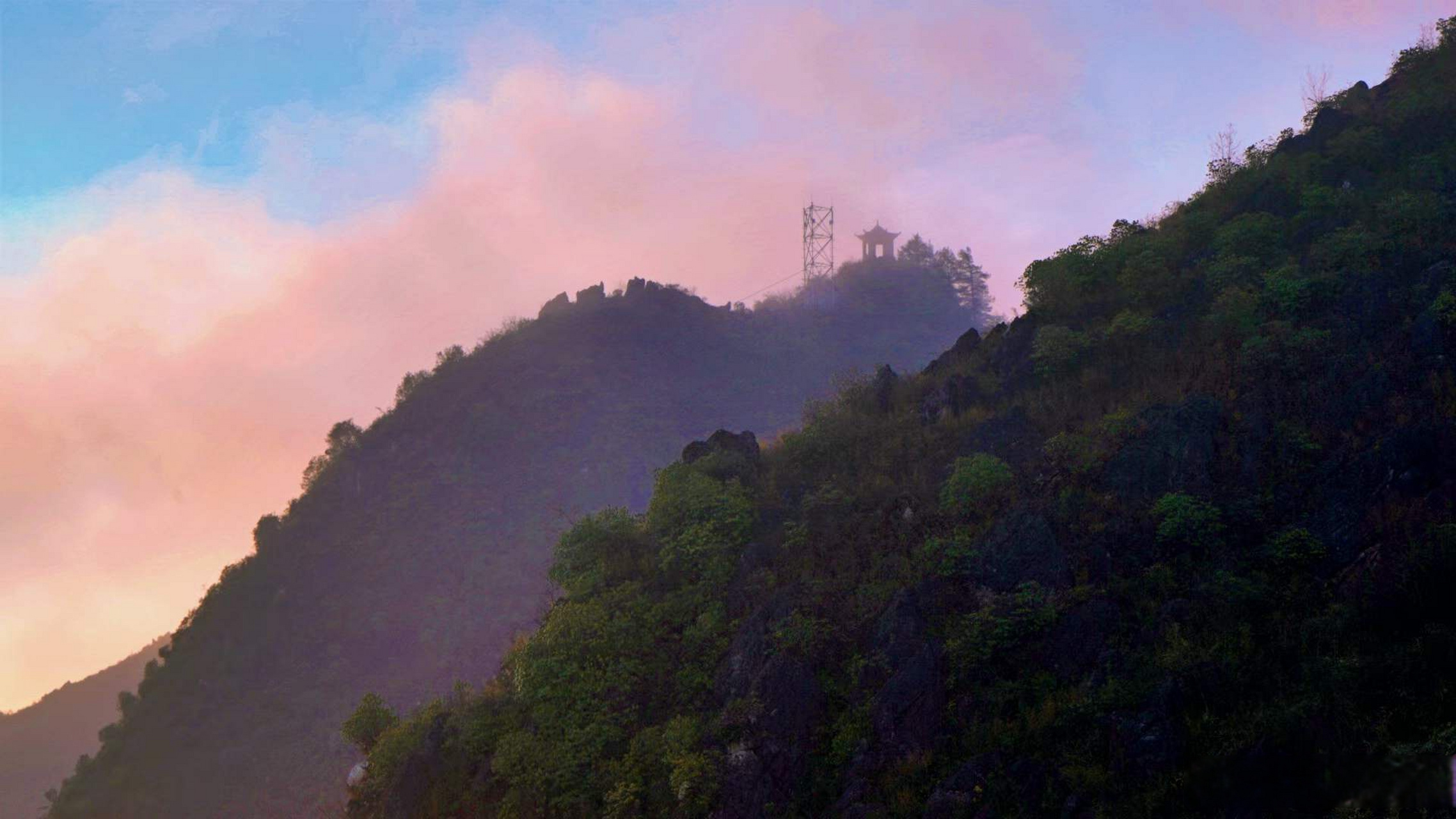 保山旅行# 宝鼎寺古朴庄重,宝鼎山雄伟敦厚,寺以山得名,山以寺灵.