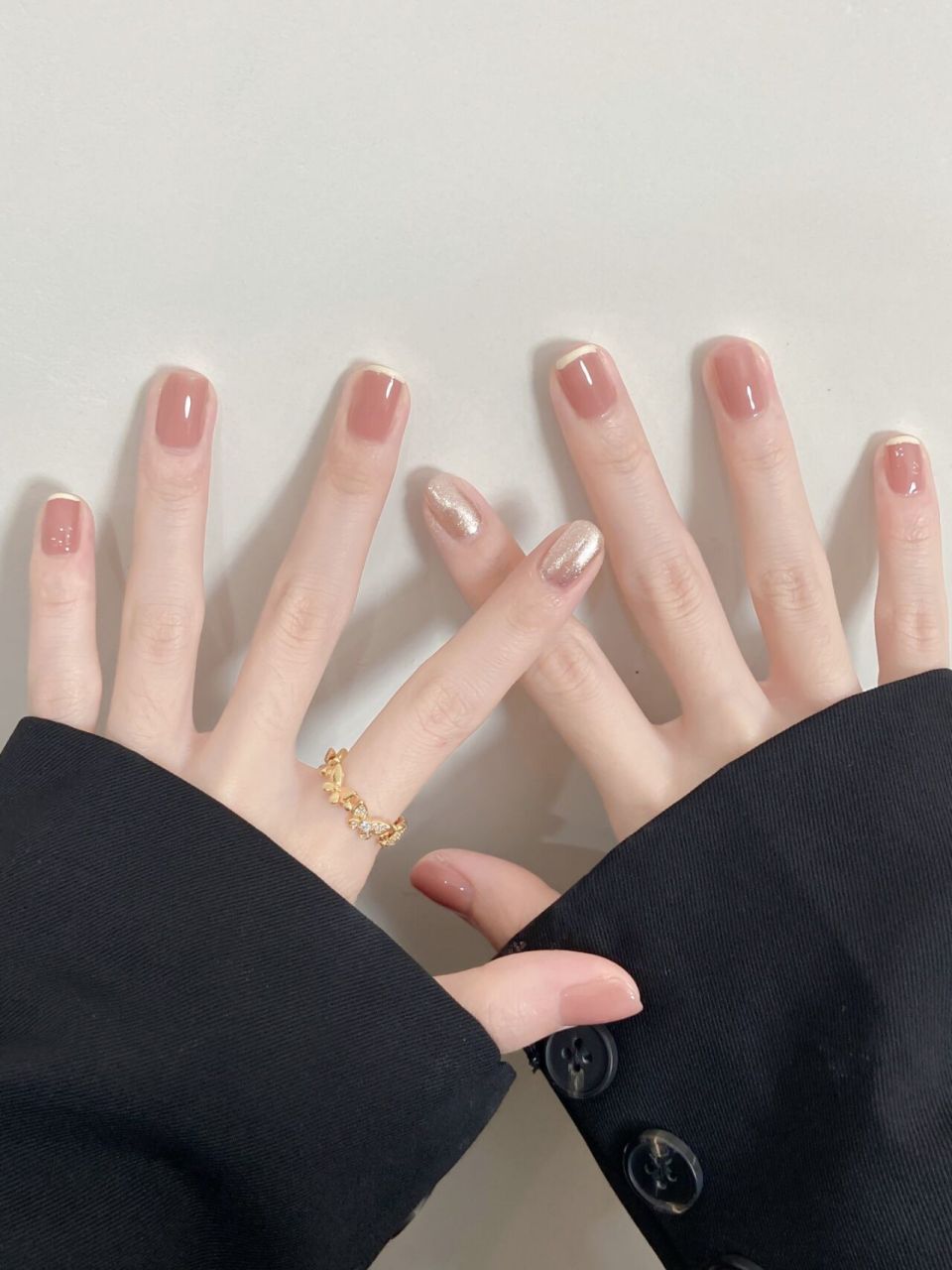 适合夏天的裸色美甲!