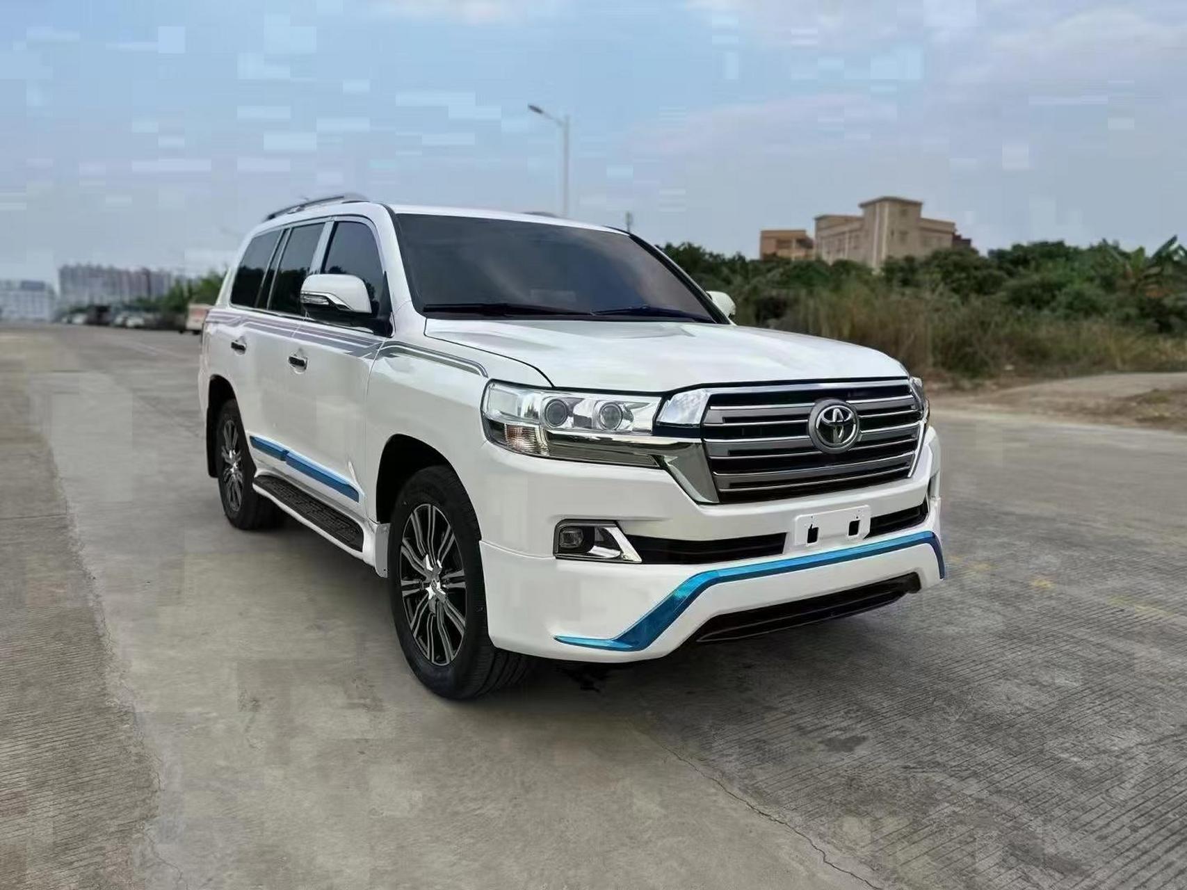 8万20款丰田兰德酷路泽5700 /v8大自吸vx-r/白色米内饰 / 无匙进入