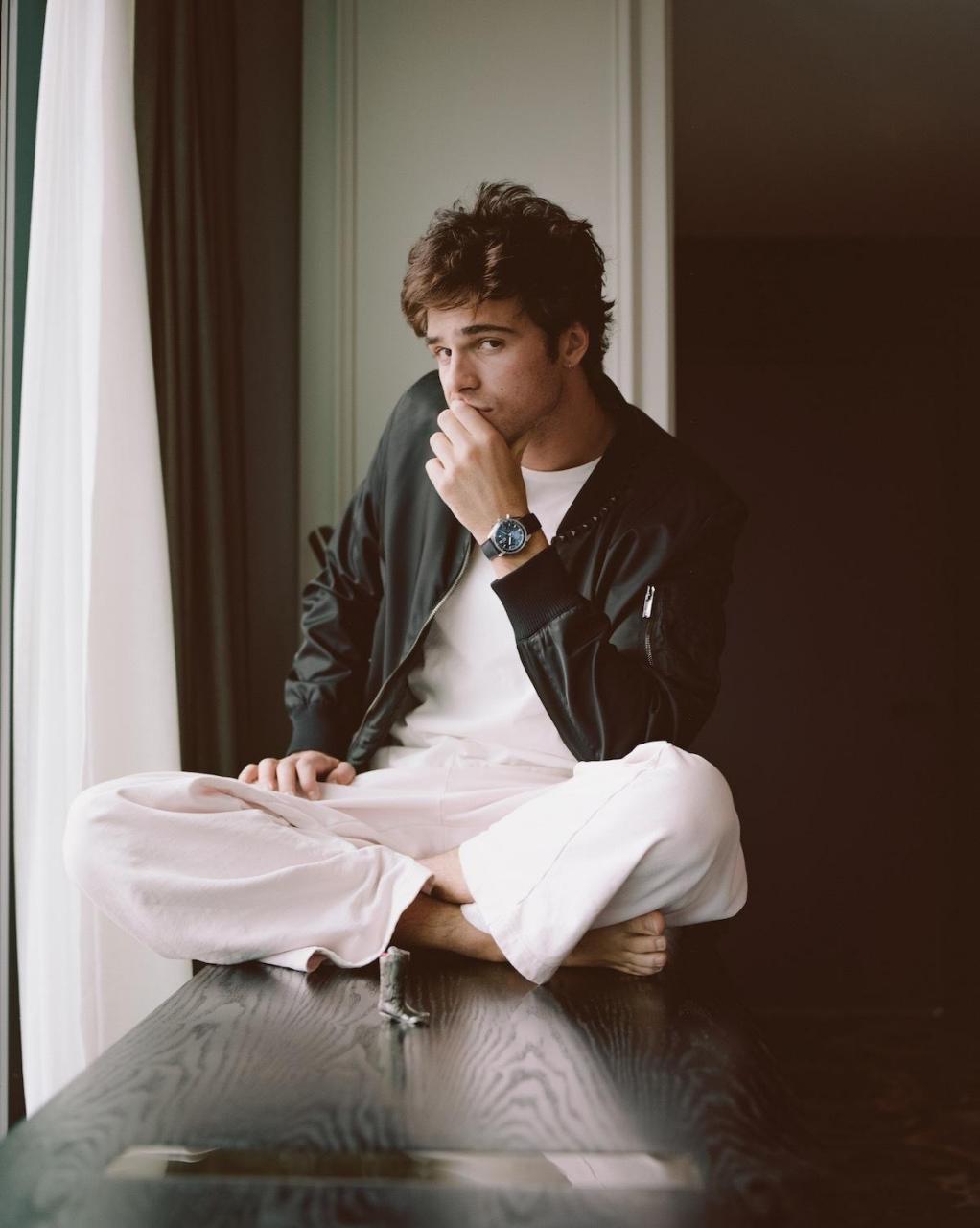 男星jacob elordi(雅各布·尔罗迪)在2019年被选中出演《亢奋》