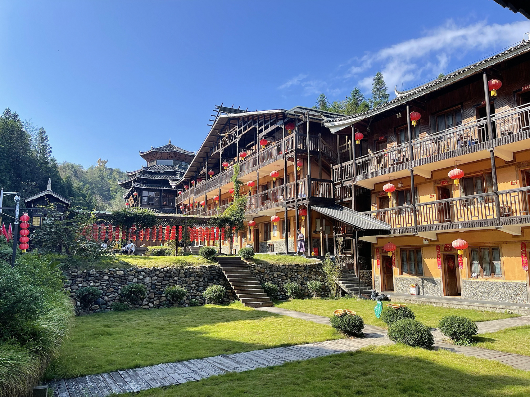 长沙周边三日游 人间仙境 国庆出游,去了枫香瑶寨穿岩山景区,以及山背