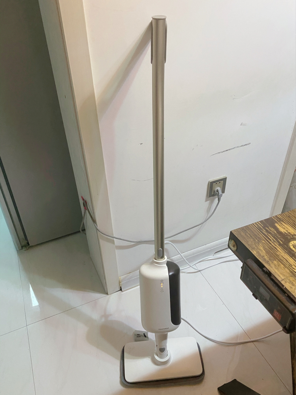 用了一段时间我真心觉得大宇抑菌蒸汽拖把很好用,拖地也没有水印,还有