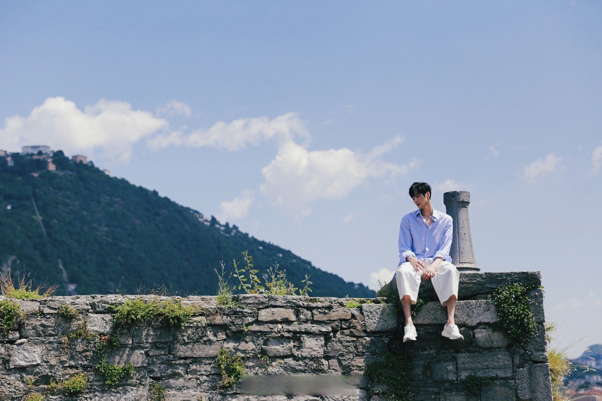 7815 #彦希不重样的ootd#65#带着微博去都市