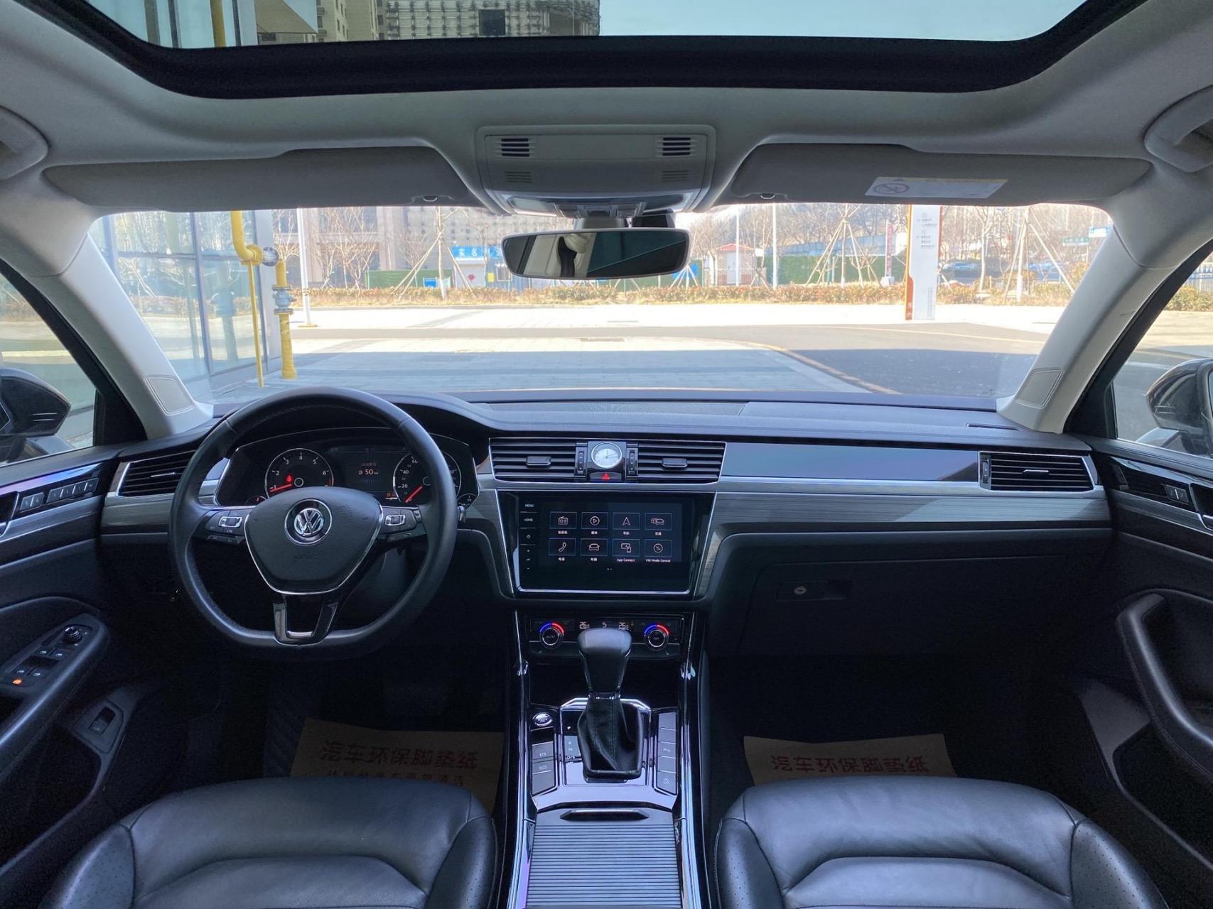 新到18款大众辉昂380商务版 17年底上牌 指导价34万那款 个人一手车