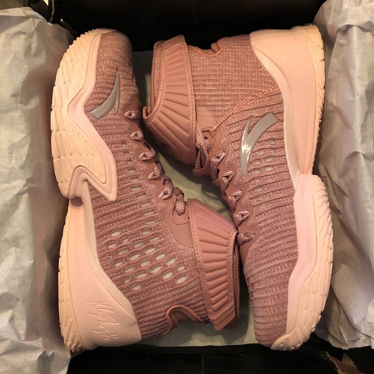 老款安踏kt系列汤普森3代篮球鞋.鞋子定价599.