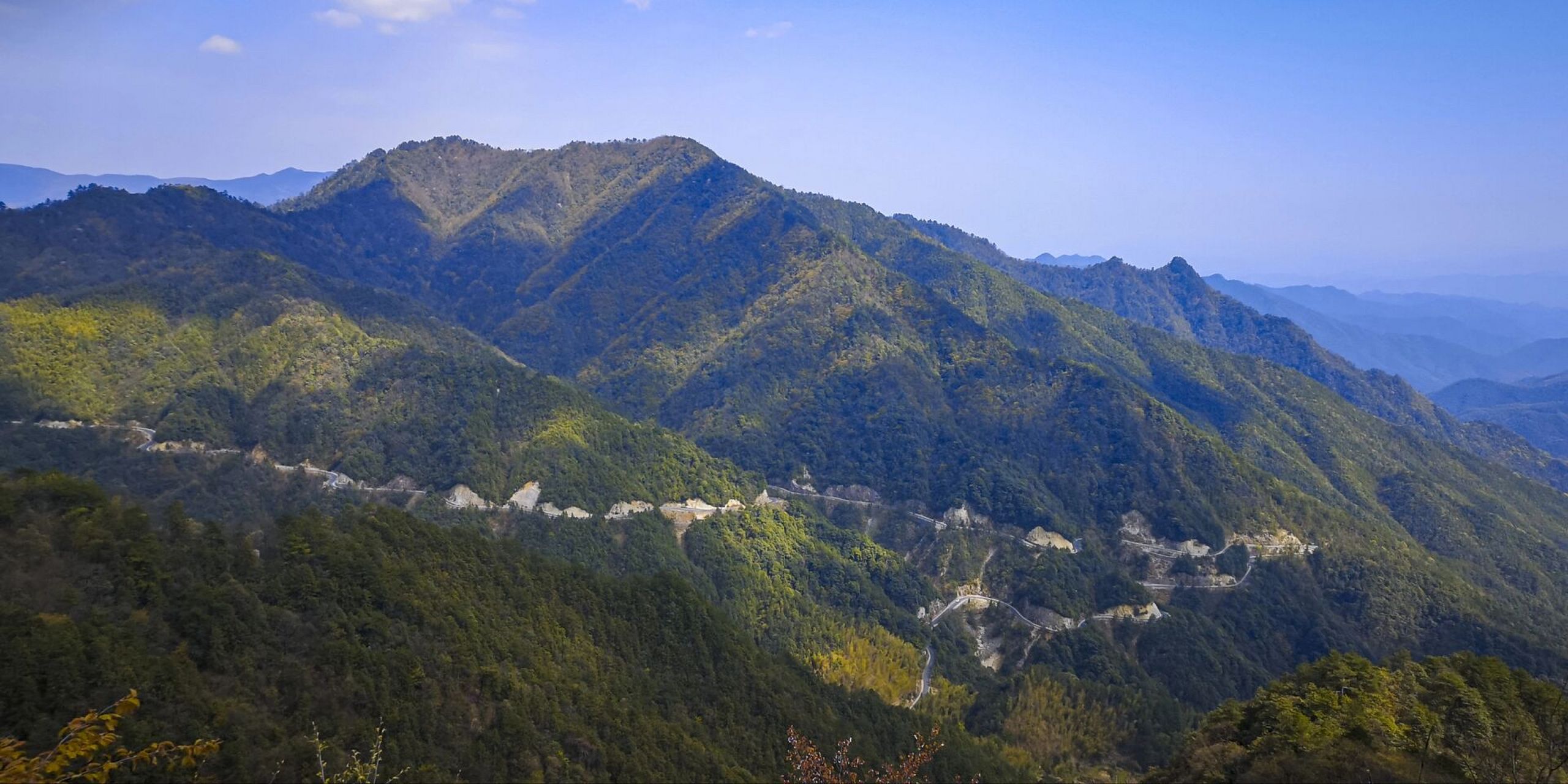 徽州天路自驾第一站—白际 爱好旅游的人都希望自己能走一走"天路"