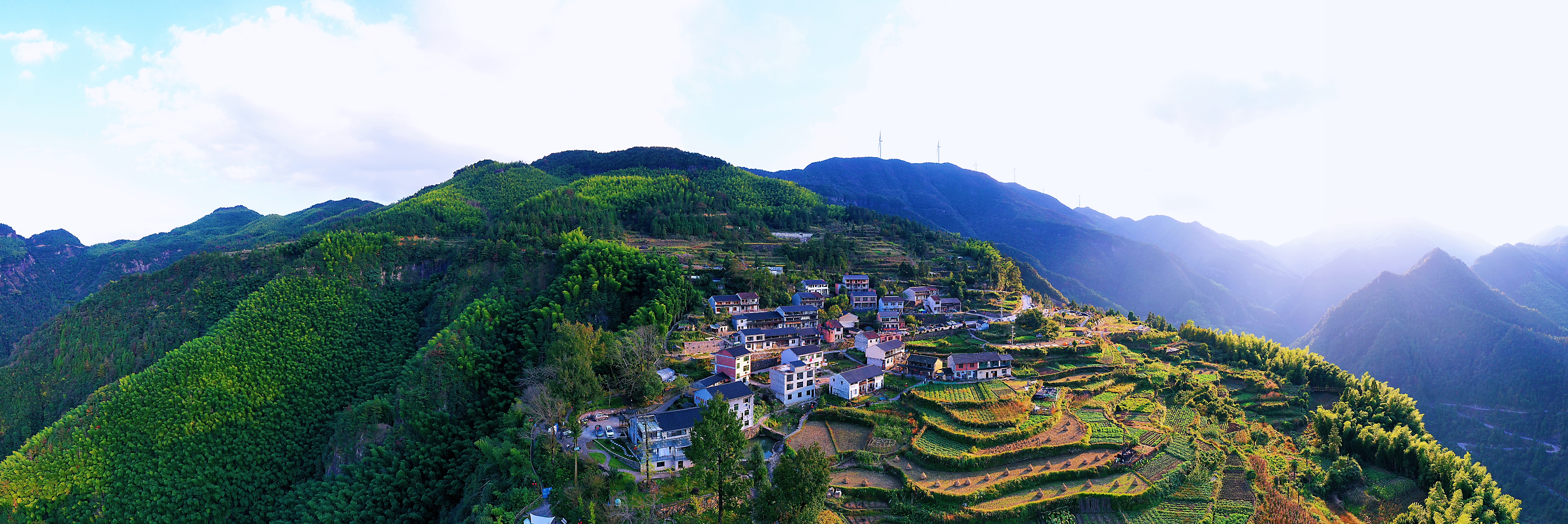 金华磐安悬崖村,盘山公路狭窄陡峭,号称浙江川藏线(318),(新手免去)