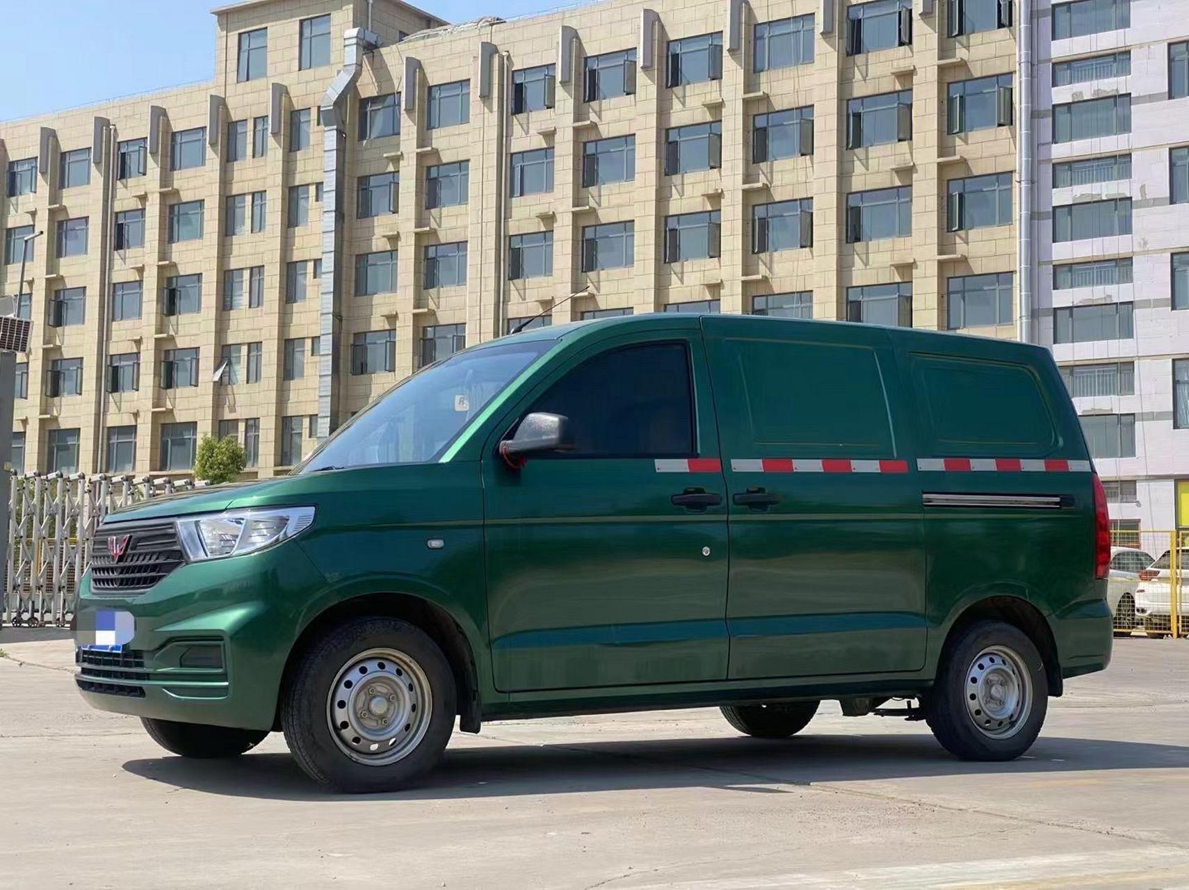 五菱宏光v封闭面包车,1.