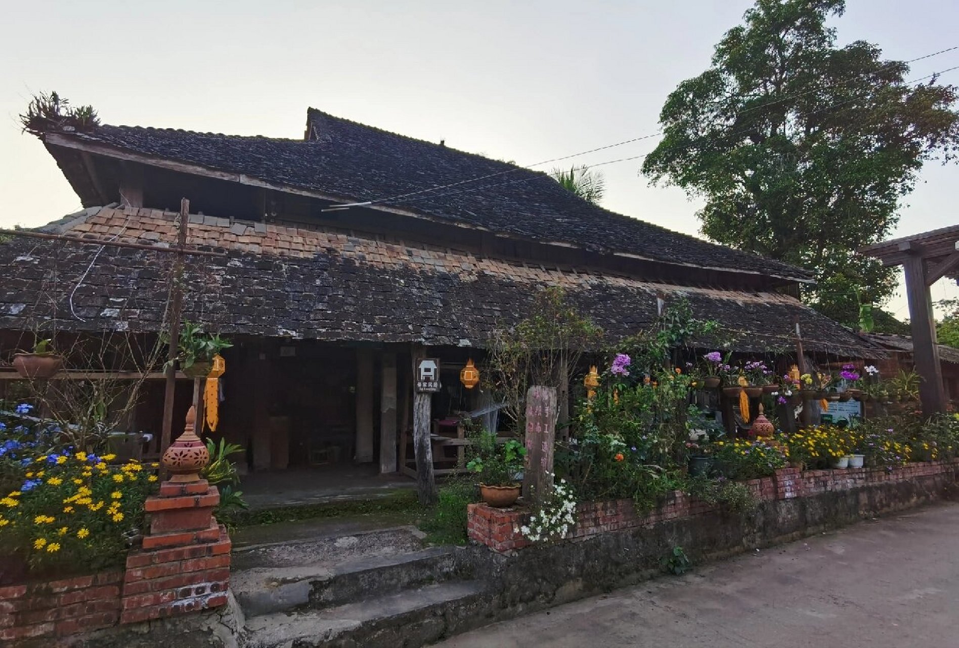 西双版纳不可错过的傣族古村落 西双版纳全称西双版纳傣族自治州,来到