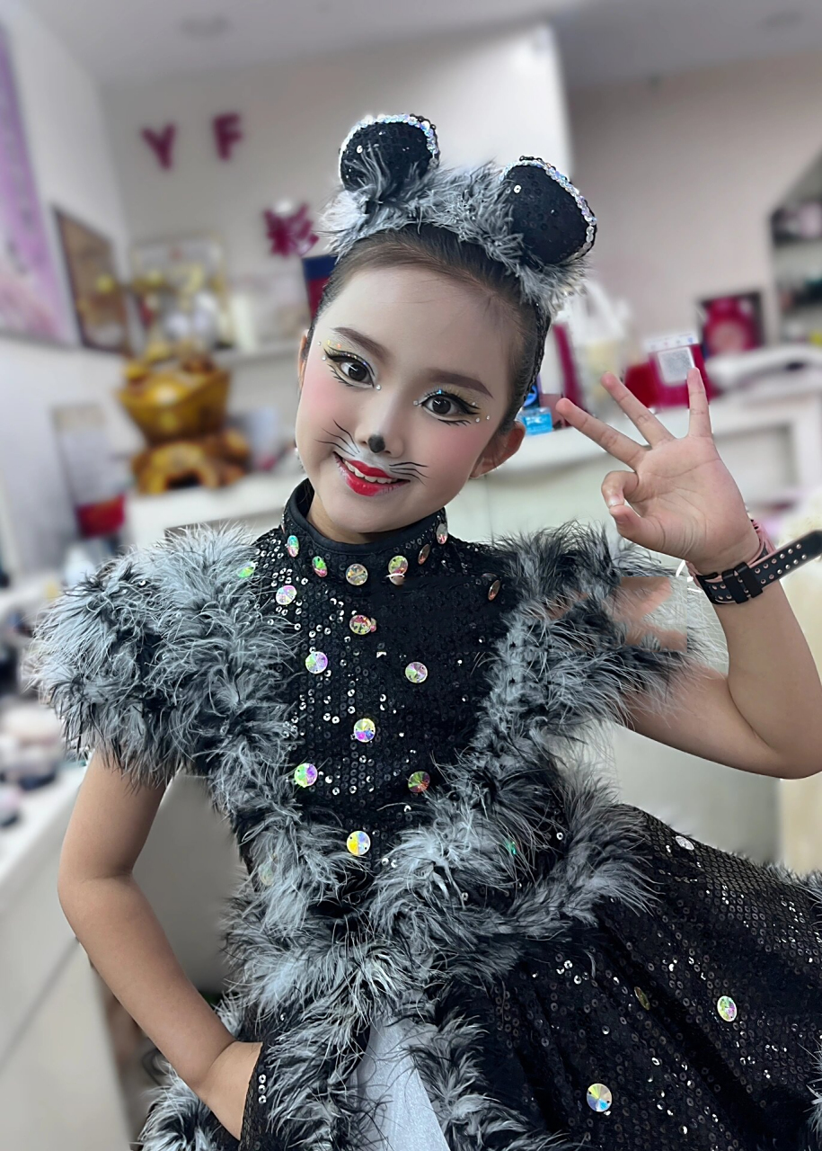 小老鼠妆容:可爱