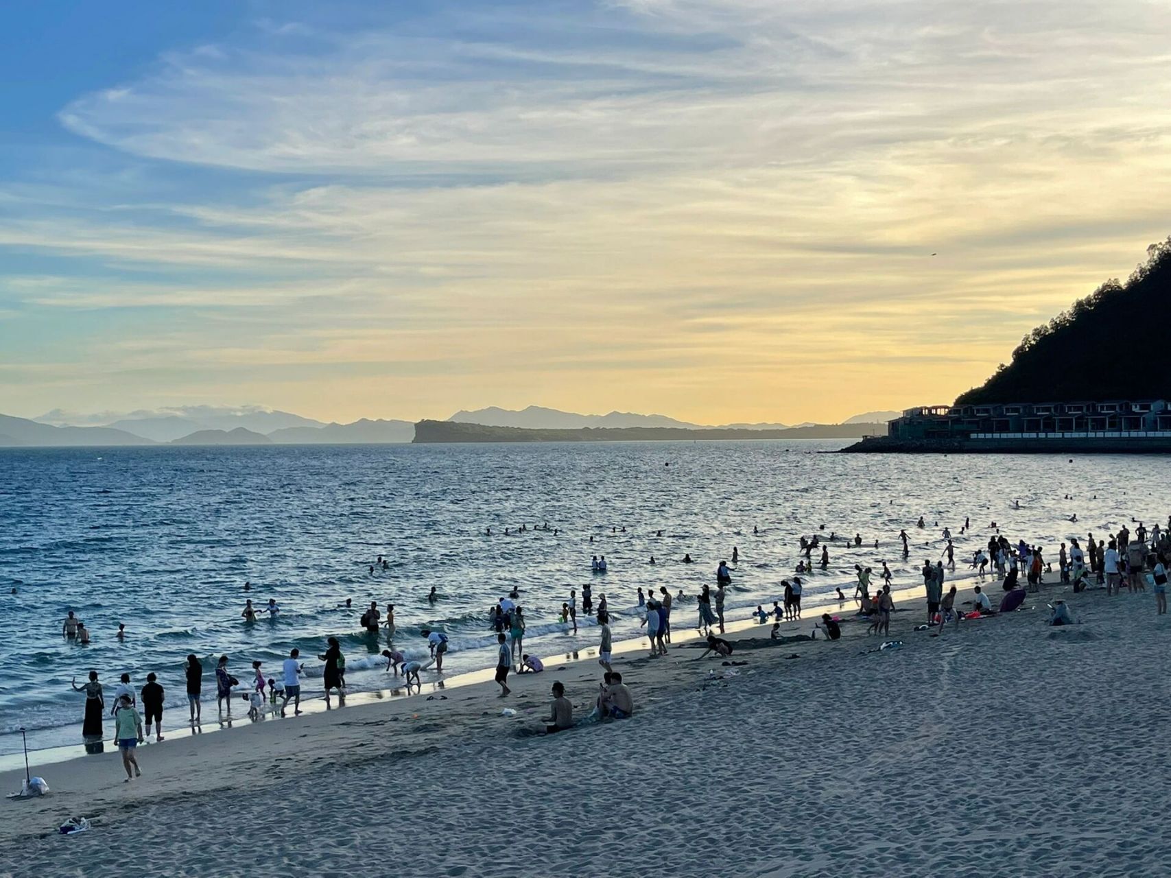 深圳海边推荐|南澳第一沙滩98 南澳第一沙滩的沙子很细腻很软,海水