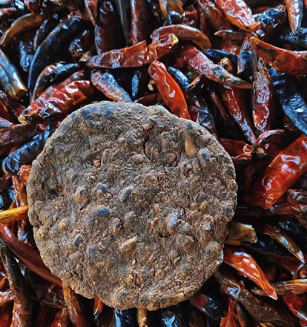 云南十九怪之——臭豆食也可舂着吃!